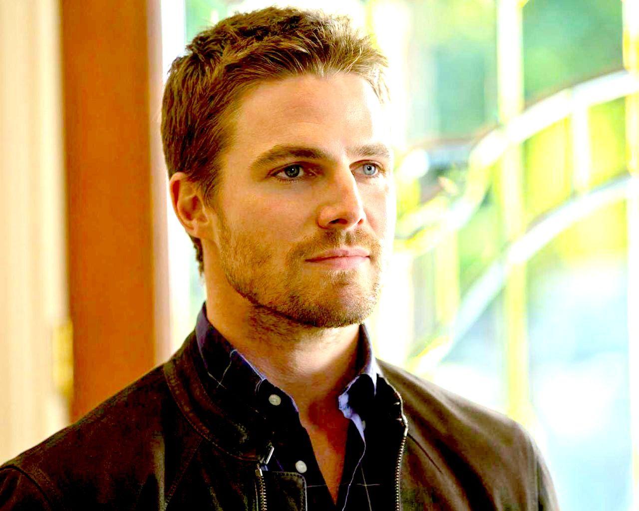 1280x1024 Oliver Queen Wallpaper