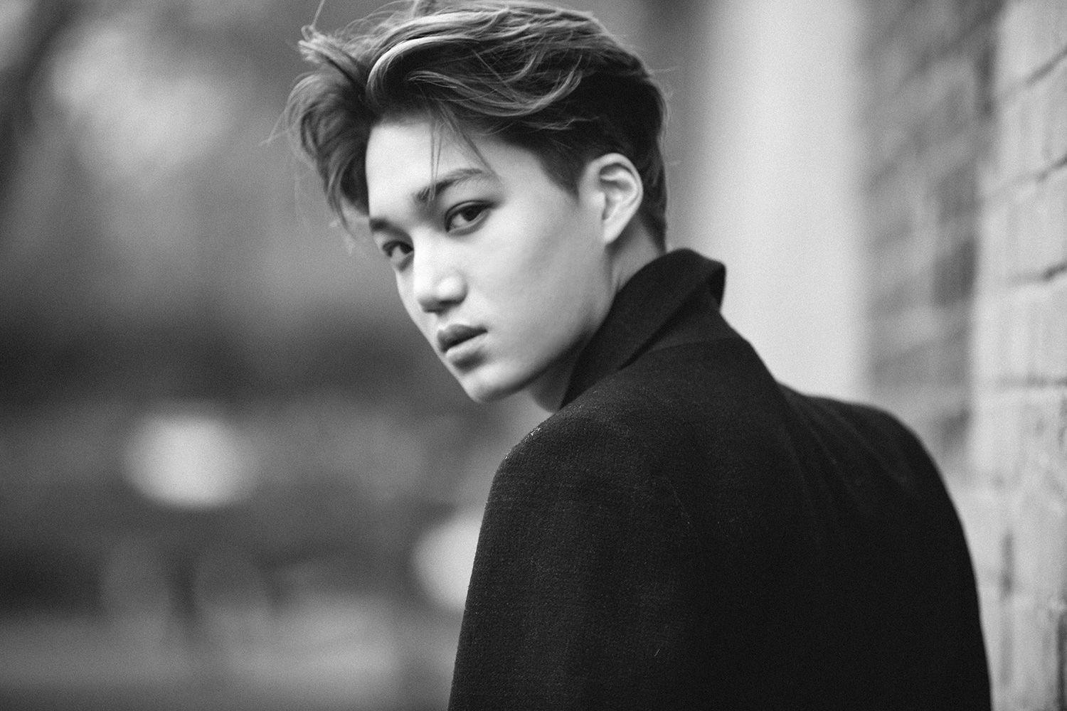 EXO's Kai Shows Off His Blue Hair in New Teaser for "Power" Comeback - wide 1