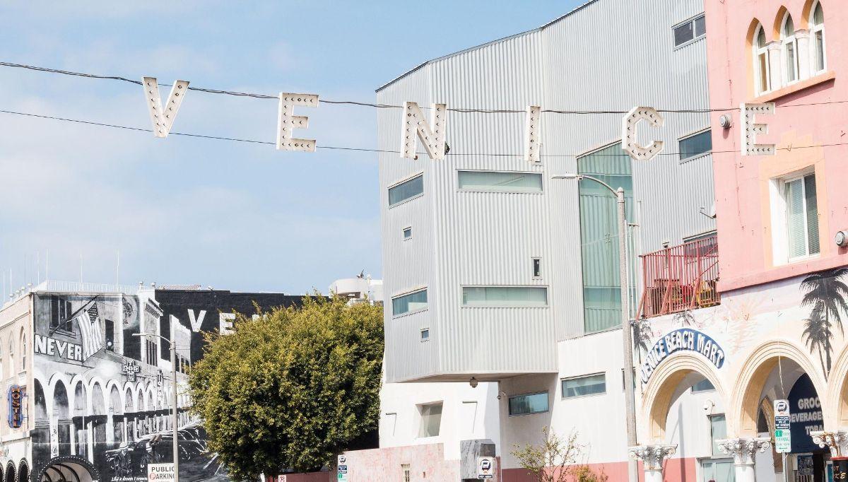1200x682 Desktop Wallpaper Pastel Buildings