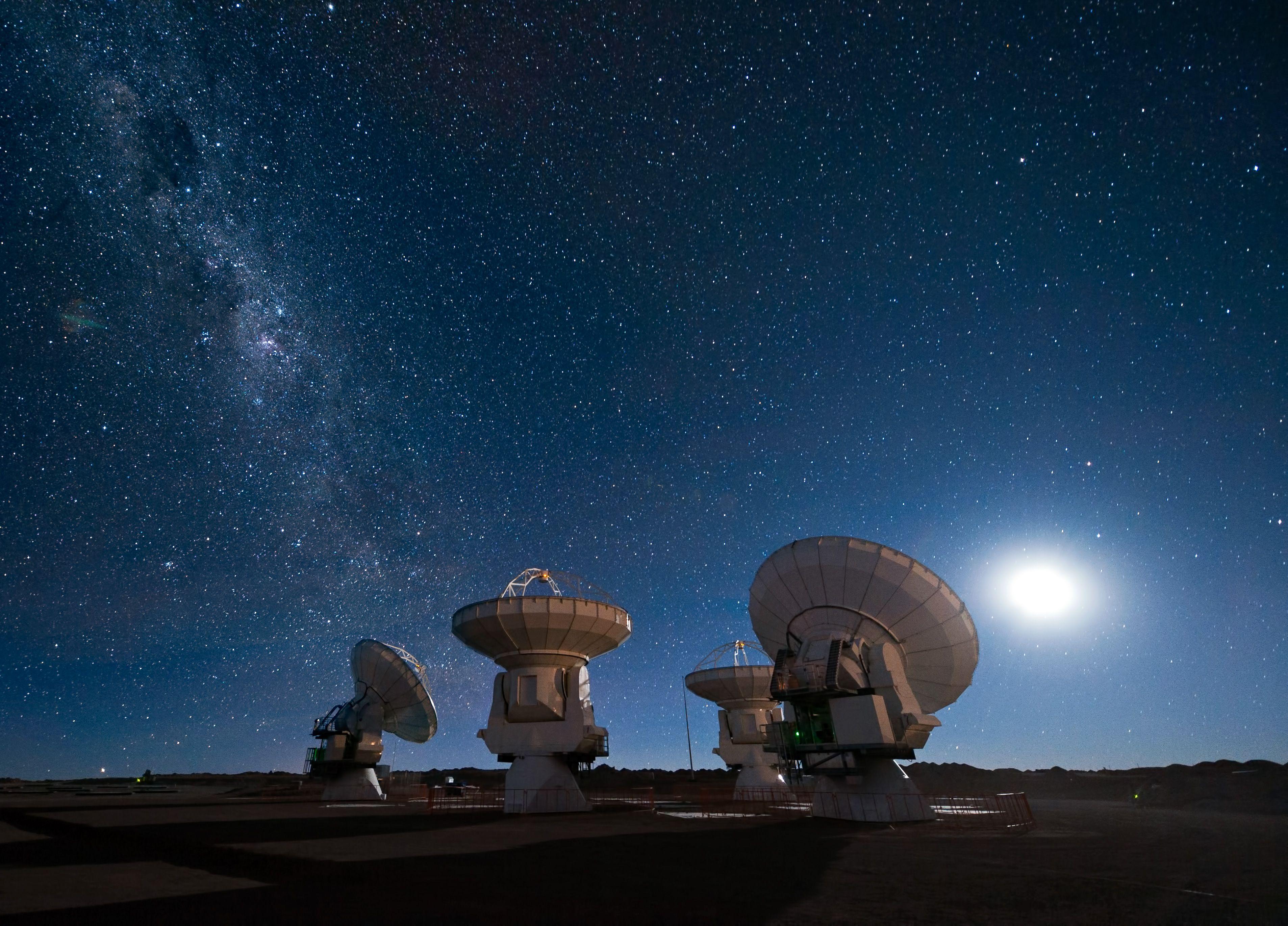 3813x2742 List of radio telescopes