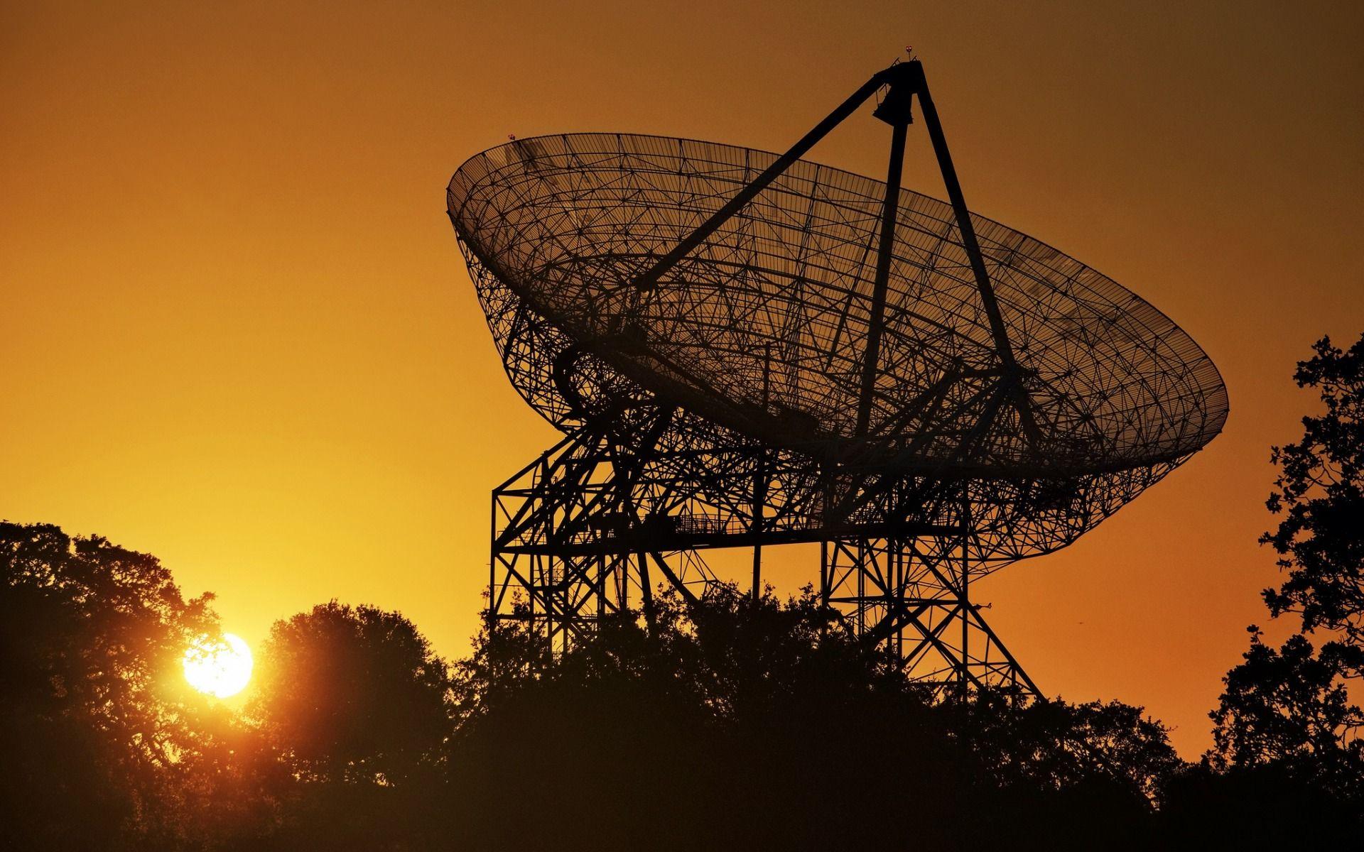 1920x1200 Download wallpaper radio telescope, astronomy, sunset, evening, plate, astronomical instrument, reception of radio emissions for desktop with resolution 1920x1200. High Quality HD picture wallpaper