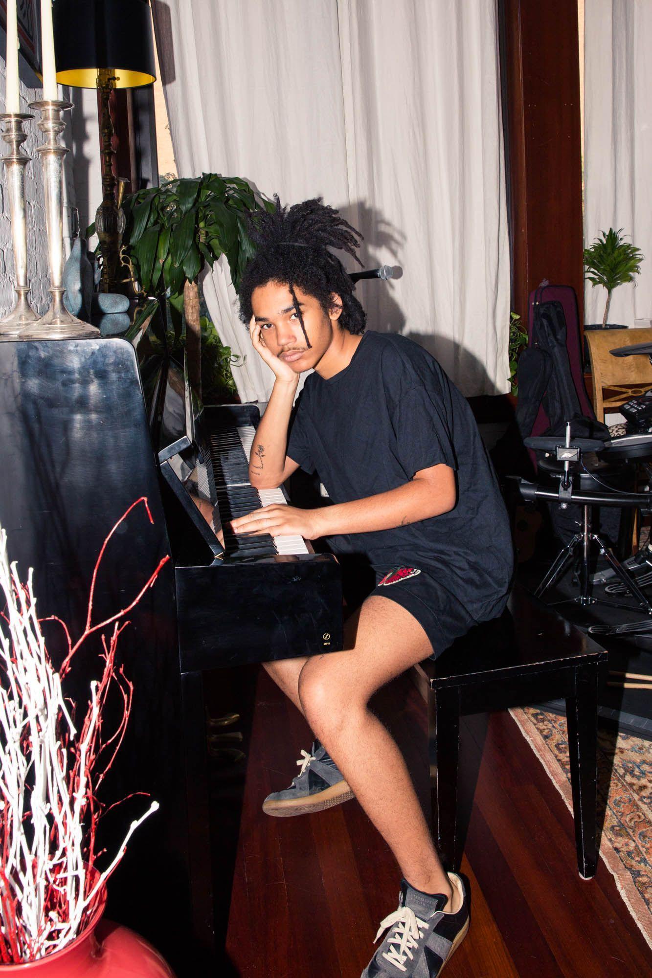 1333x2000 Luka Sabbat Wallpaper