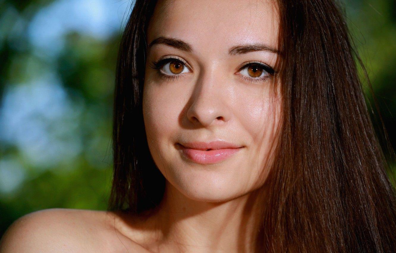 1332x850 Wallpaper Girl, Brunette, Smile, Brown Eyes, Look, Pose, Errotica Archives, Chanel, Rosita, Gaze, Shoulder, Chanel C Image For Desktop, Section девушки