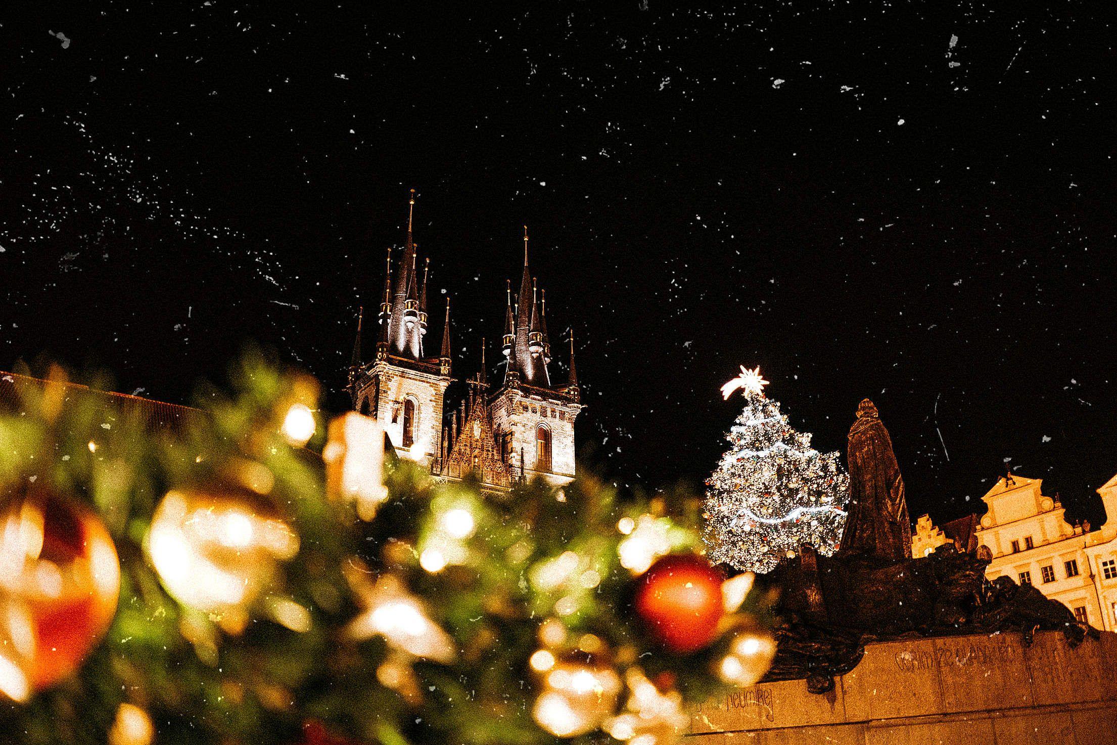 2210x1473 Prague Christmas Markets Vintage Free