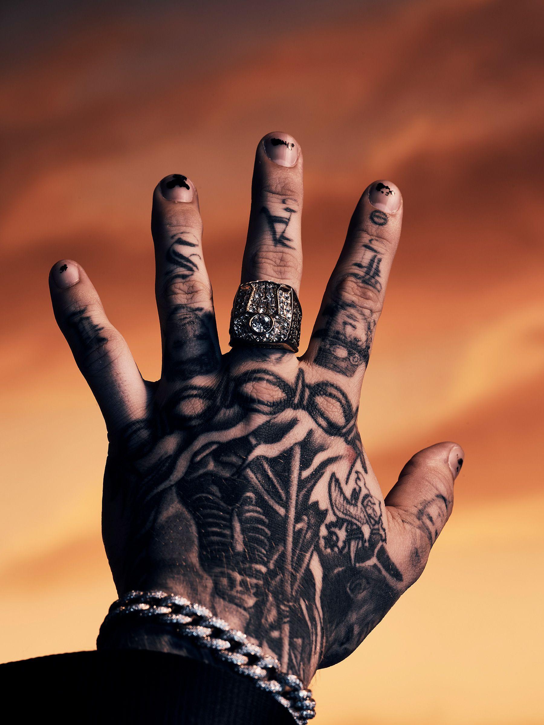 1800x2401 Post Malone Beerbongs & Bentleys album campaign