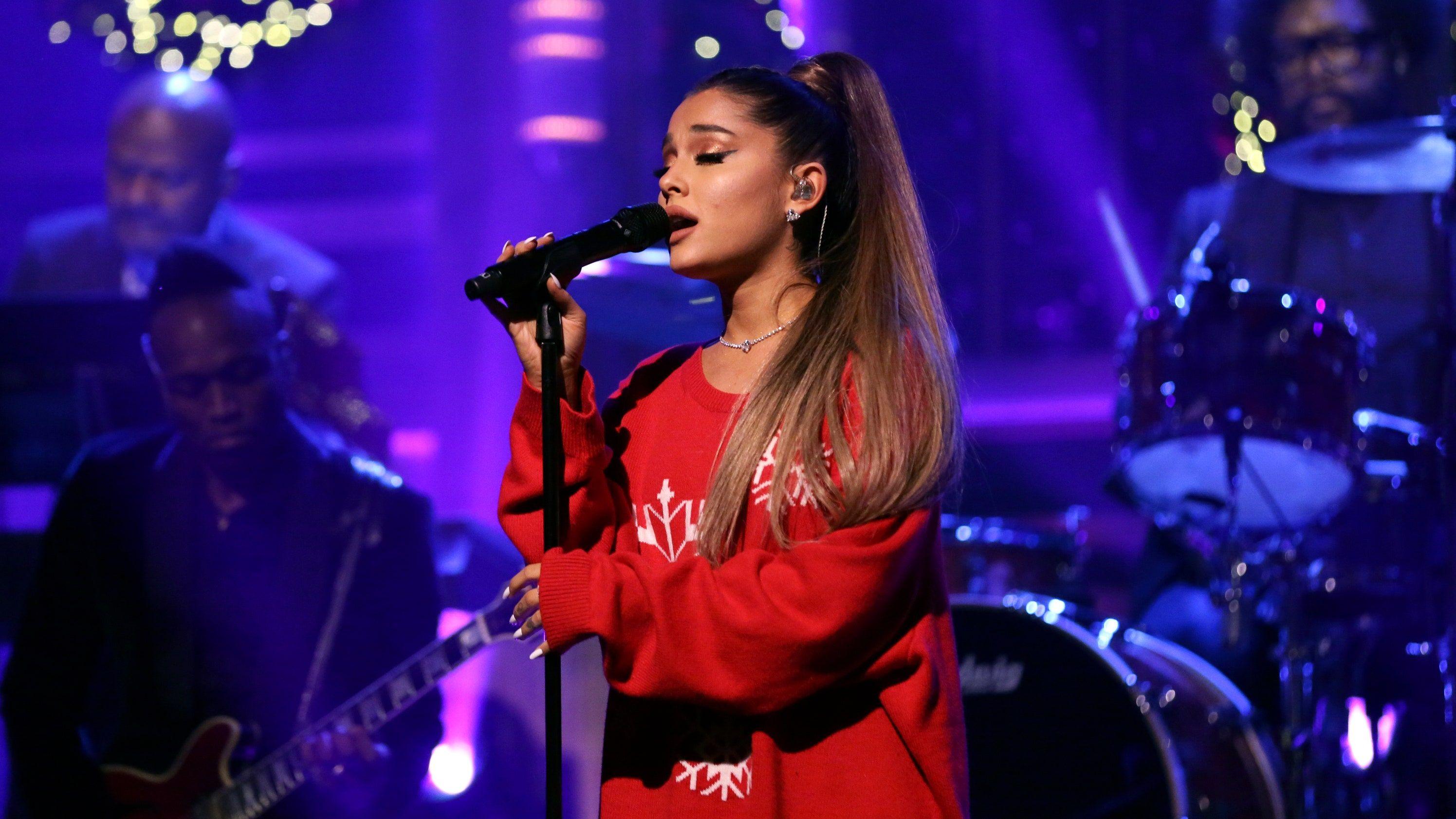 2991x1682 Ariana Grande's Christmas Tree Is on Her Ceiling Because Sometimes Life Just Be Upside Down