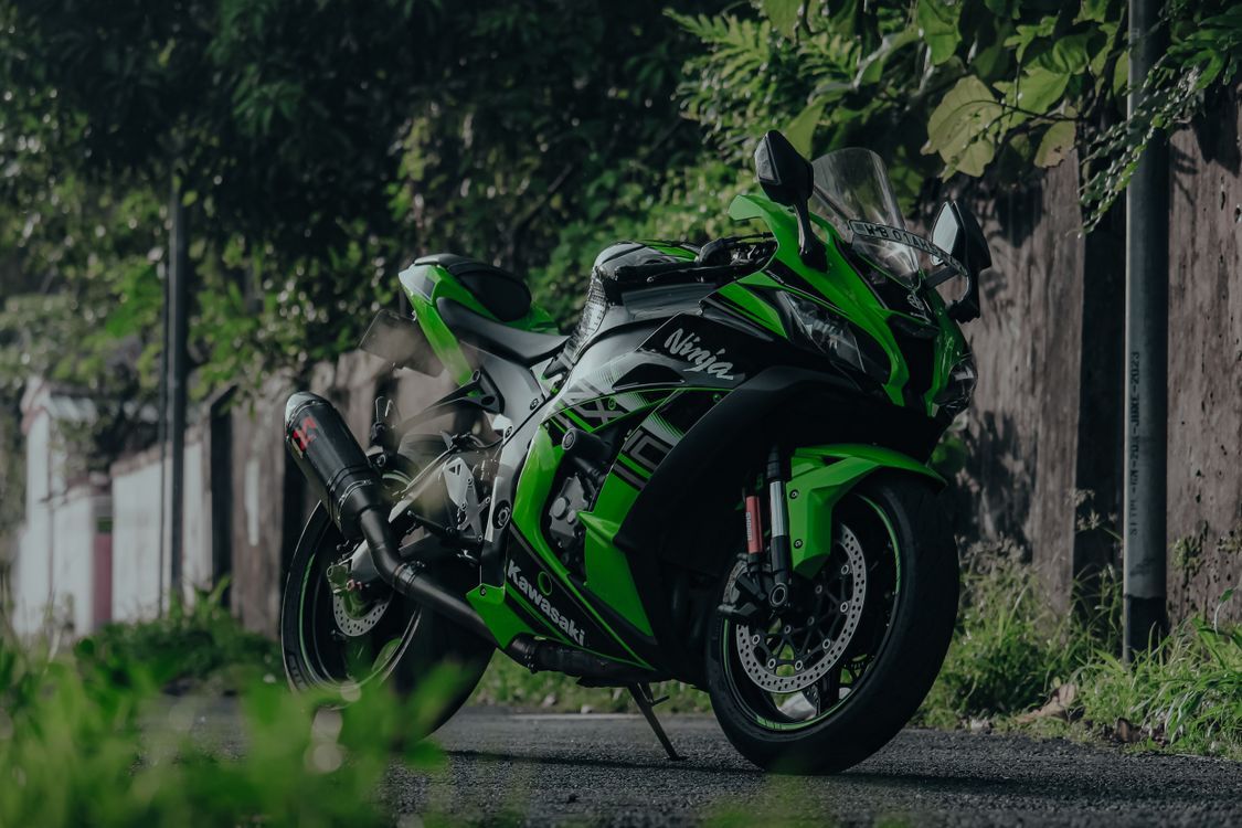 1125x750 Kawasaki Ninja ZX 10R Parked On Road · Free