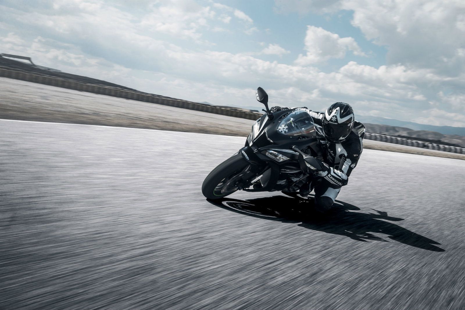 1600x1067 Kawasaki ZX 10RR Revealed