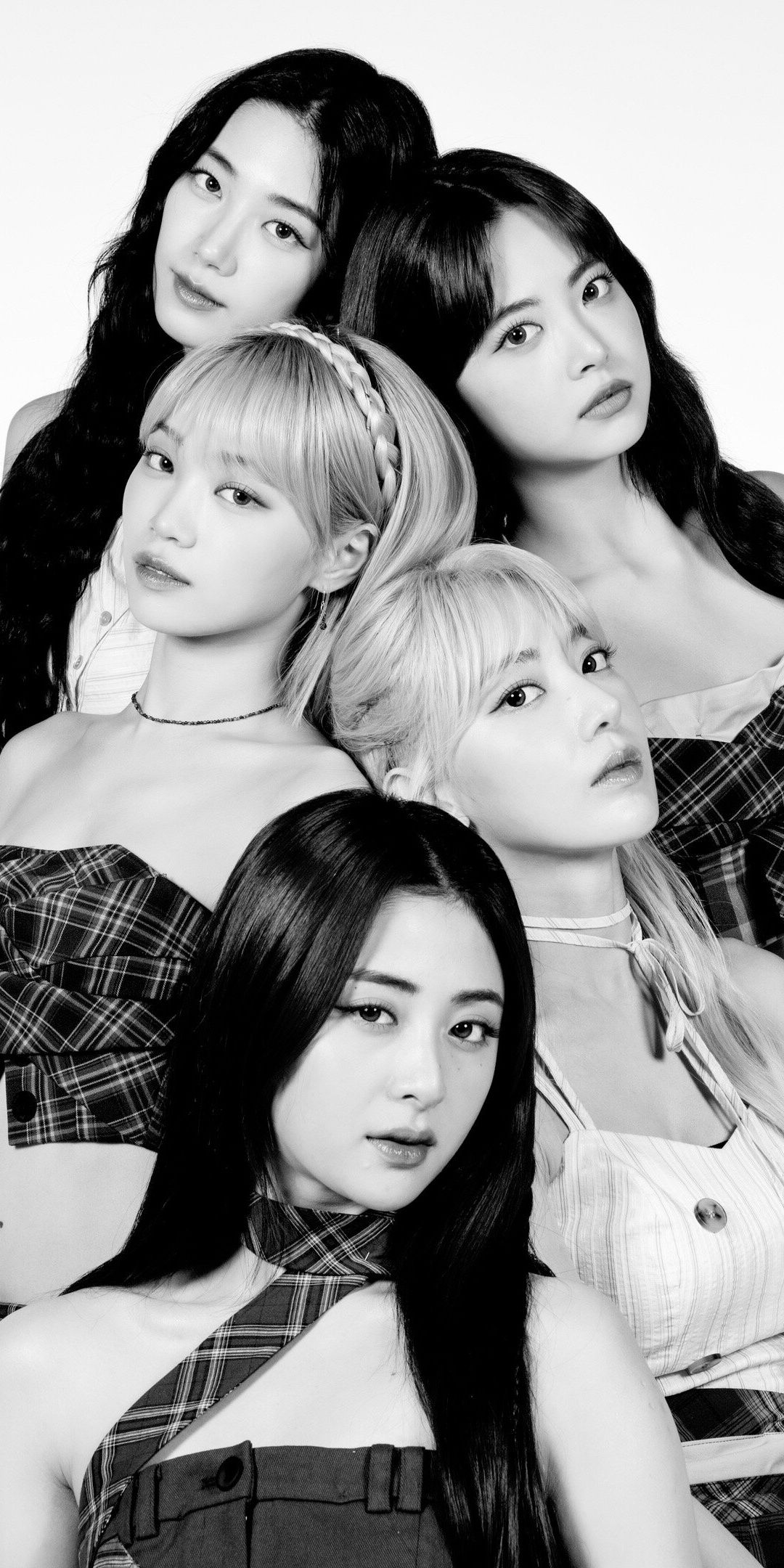 1080x2160 Le Sserafim Wallpaper 4K, Monochrome, Sakura Miyawaki