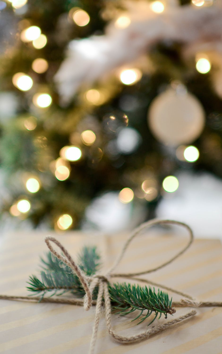 940x1500 Free Stunning Christmas Wallpaper Background For iPhone