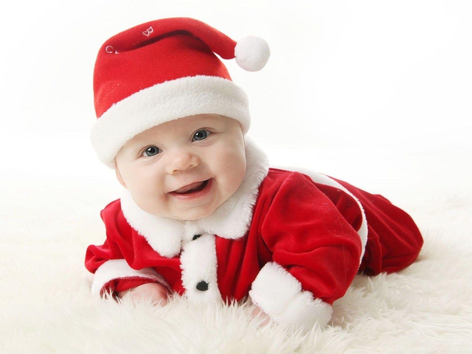 1600x1200 Christmas Costume Baby Wallpaper Desktop Background
