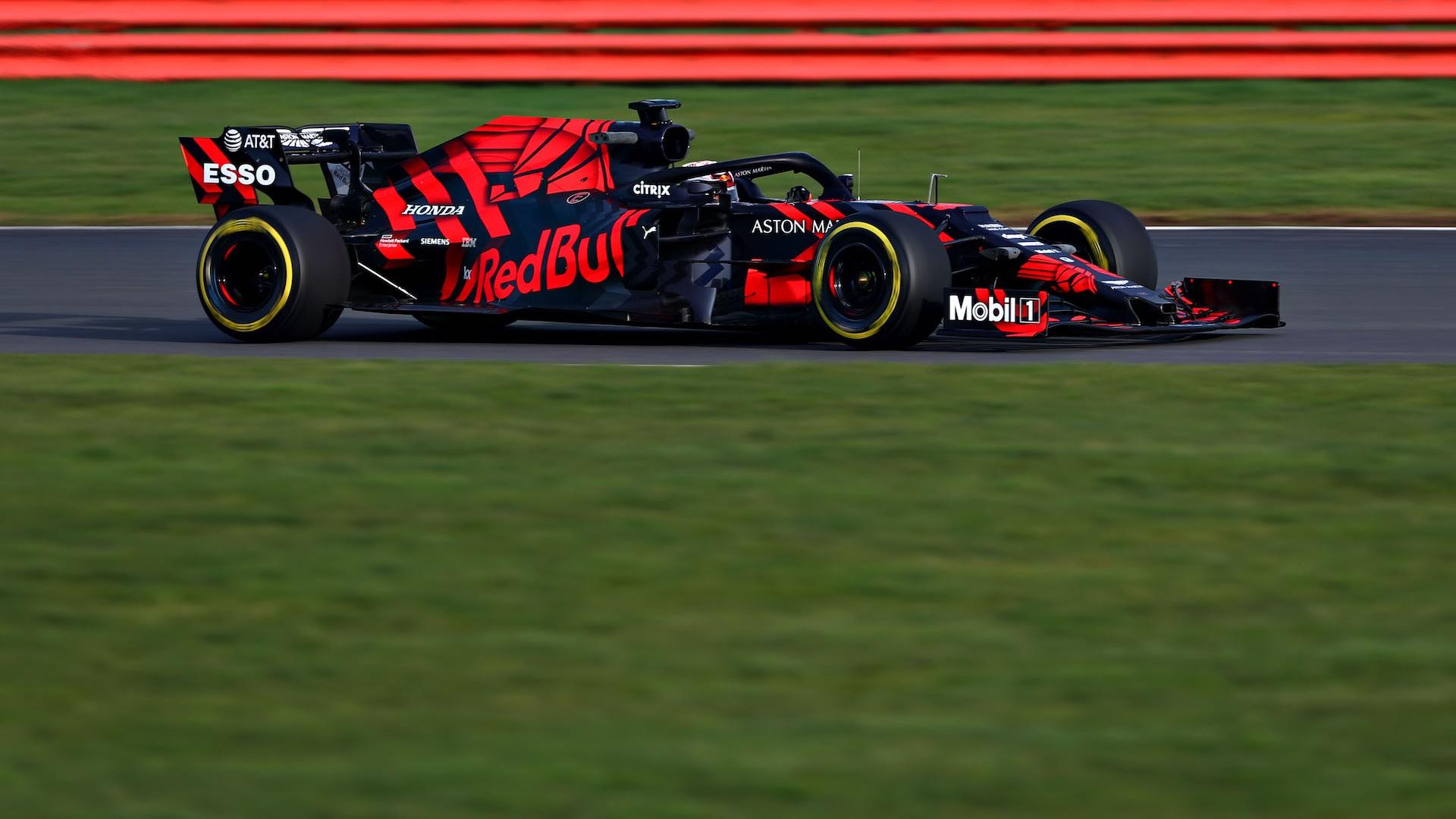 1920x1080 Red Bull Racing F1 car revealed, fires up Honda engine