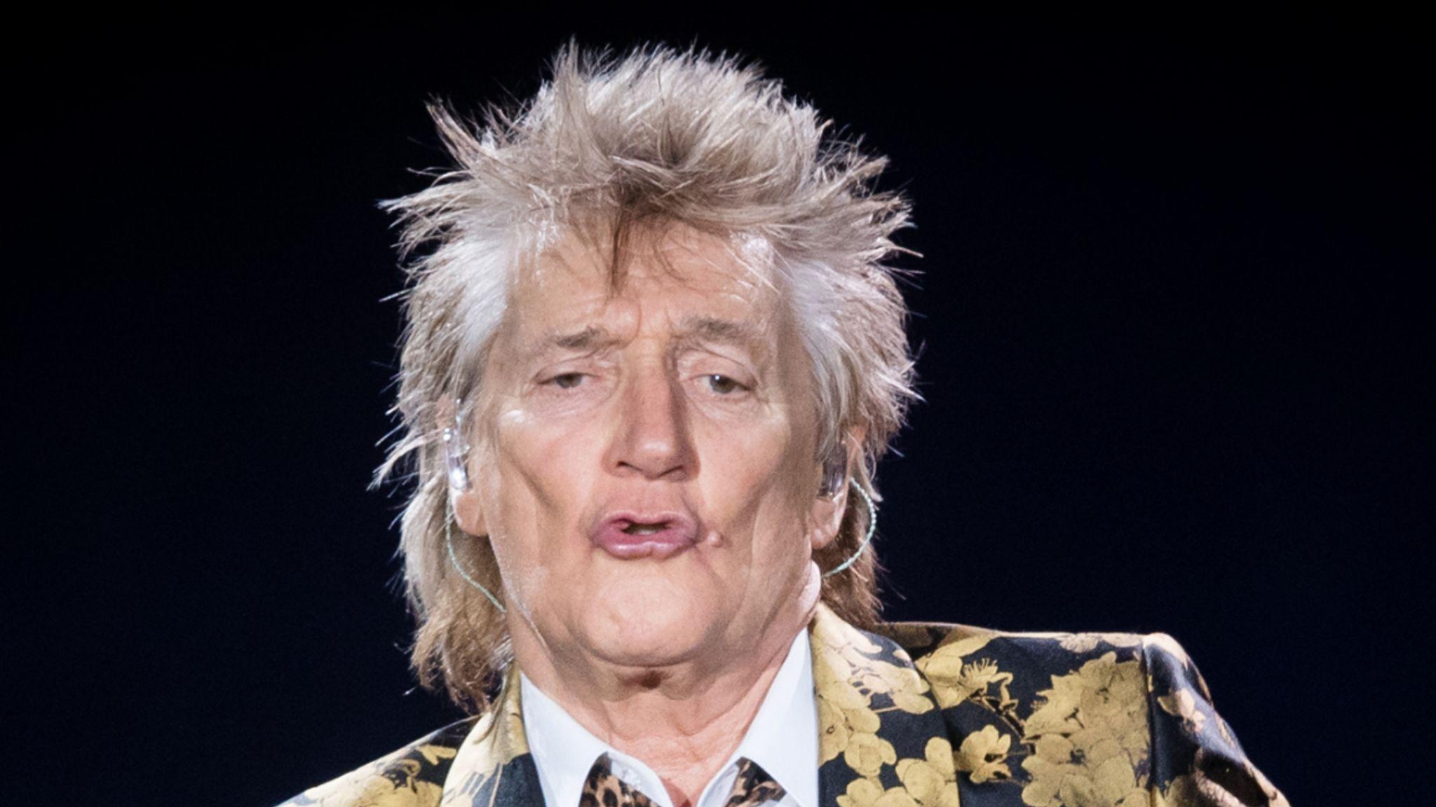 2048x1152 Rod Stewart charged with battery over alleged incident on NYE in Florida. Ents & Arts News