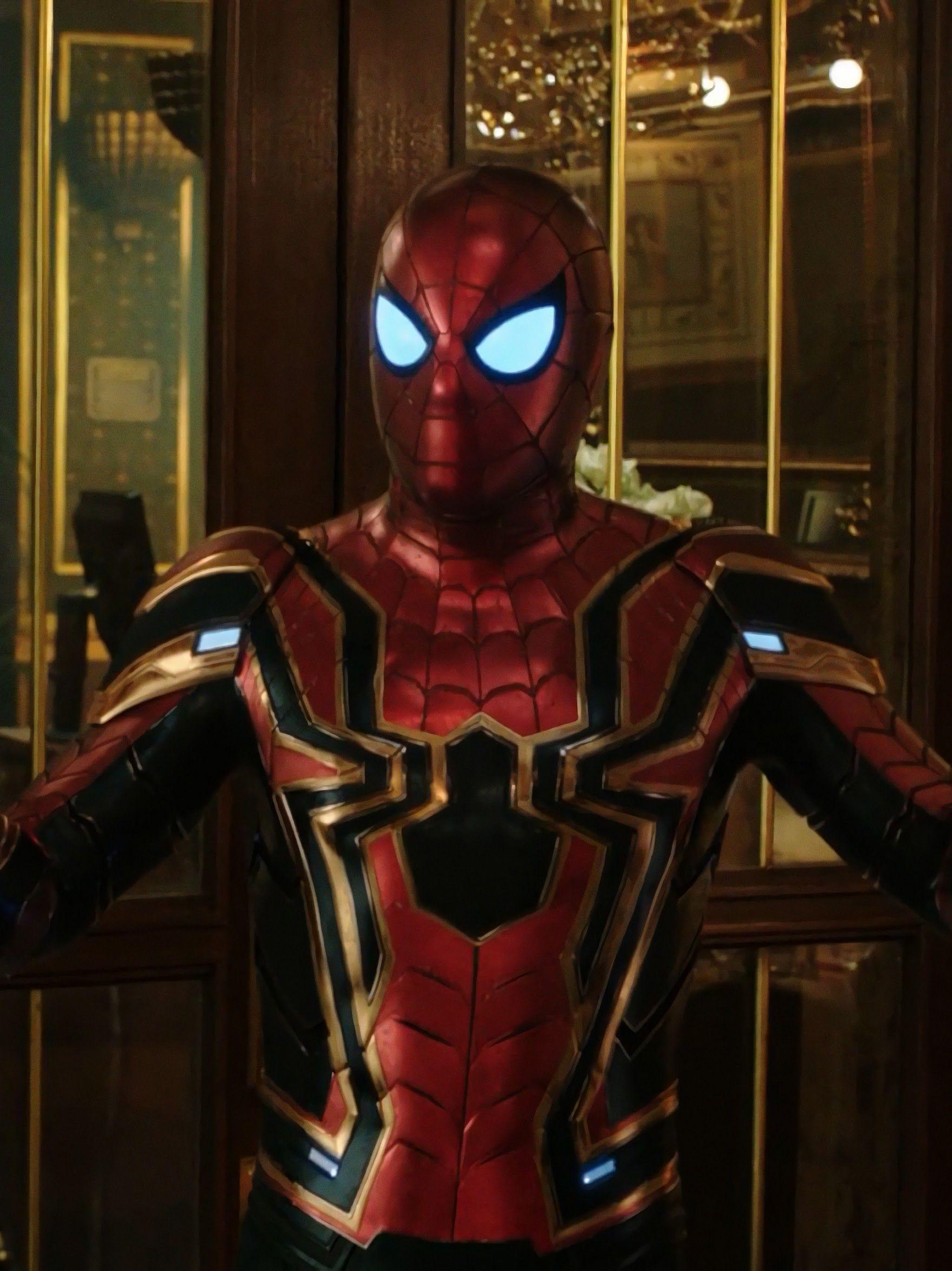 2048x2732 Spider Man: Far From Iron Spider 4K Wallpaper