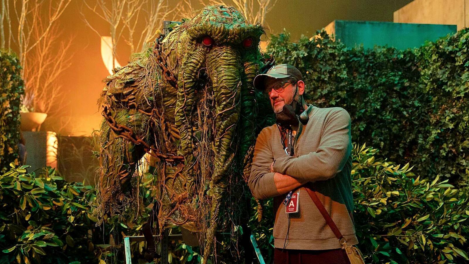 1600x900 Werewolf By Night BTS Image Reveals MCU Man Thing Without CGI
