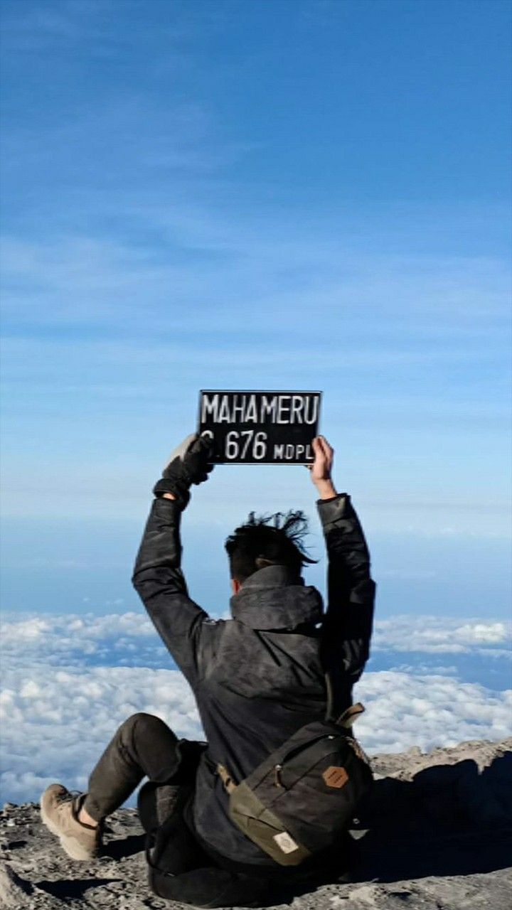 720x1280 Exploration wallpaper. Wallpaper adventure, Gunung bromo indonesia wallpaper, Leonardo edwin