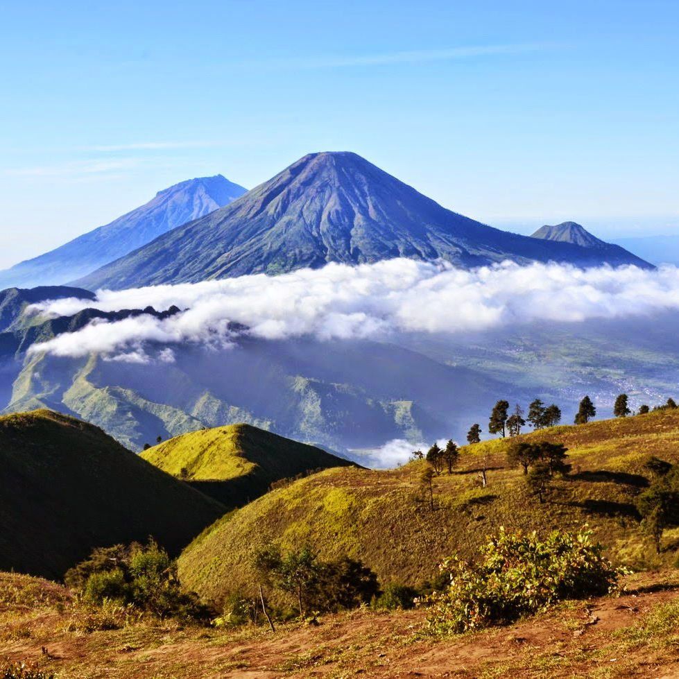 979x979 Gunung di Indonesia Ini Cocok untuk Pendaki Pemula!