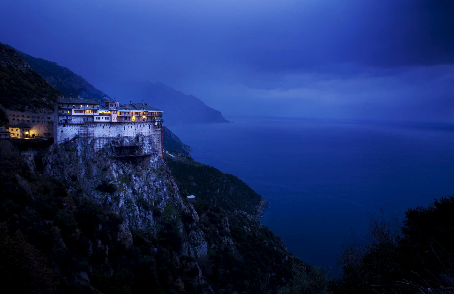 1854x1200 – National Geographic was called to the Holy Mountain