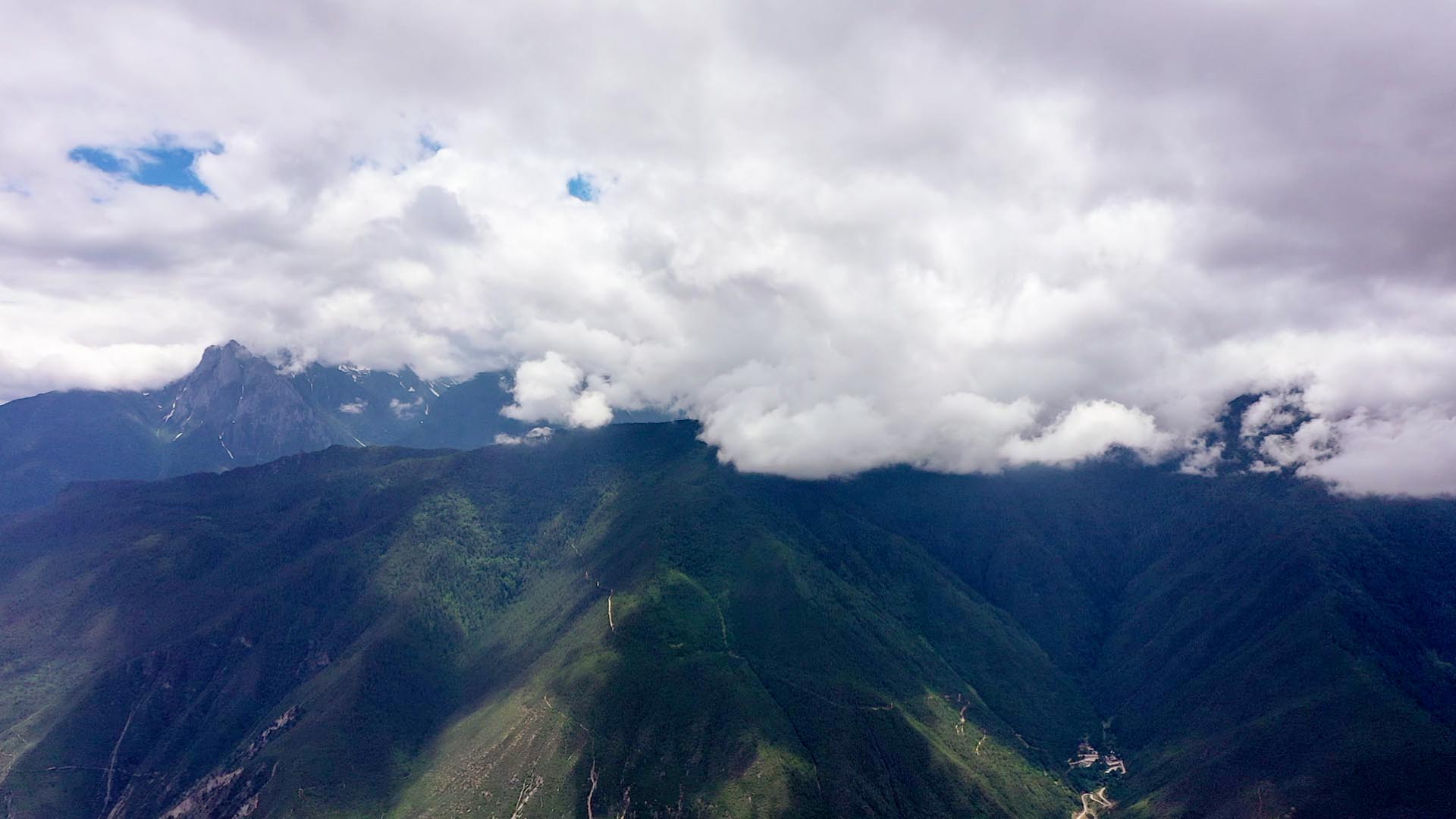 1920x1080 Bird's Eye View Of Shangri La: The Holy Mountain Hidden In The Clouds