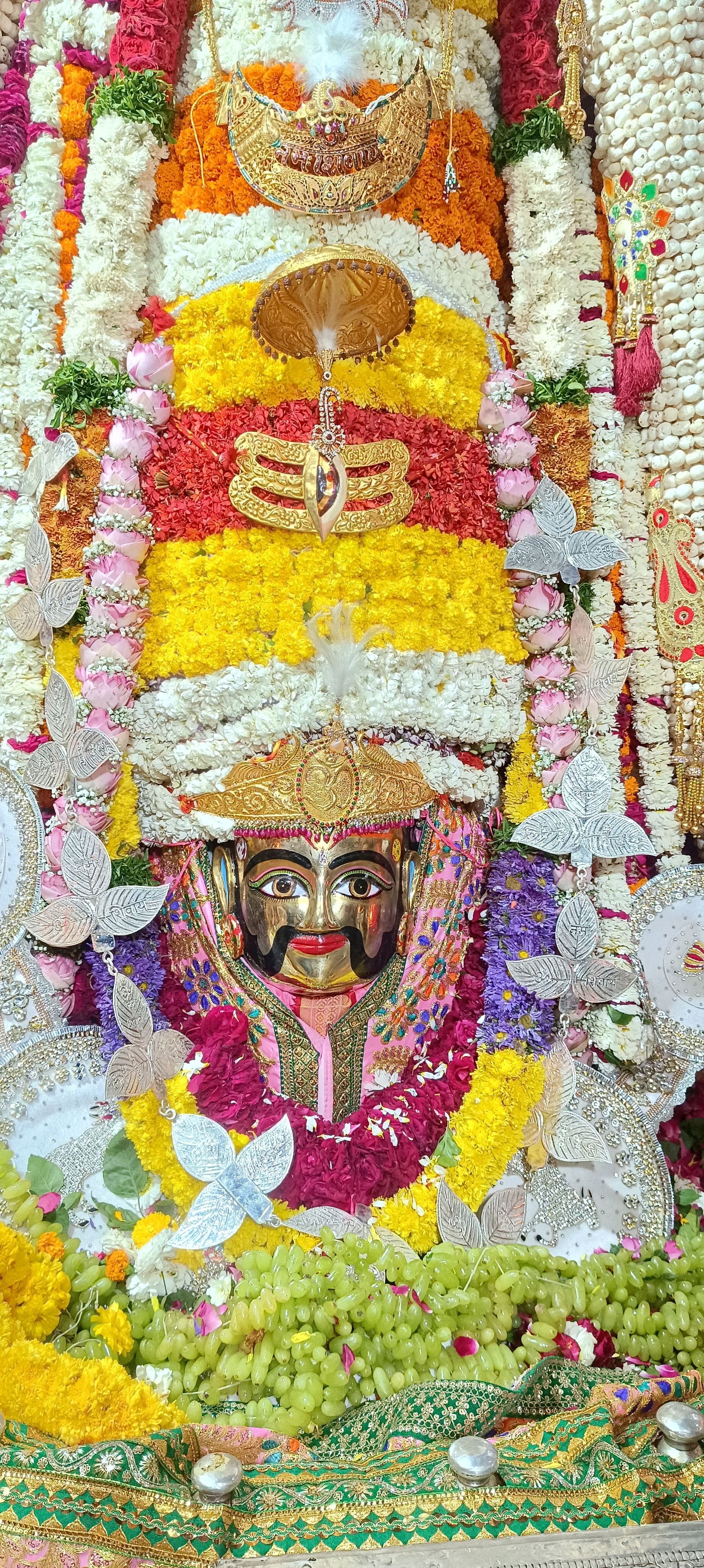 1840x4096 Shri Mahakaleshwar Jyotirlinga, Ujjain