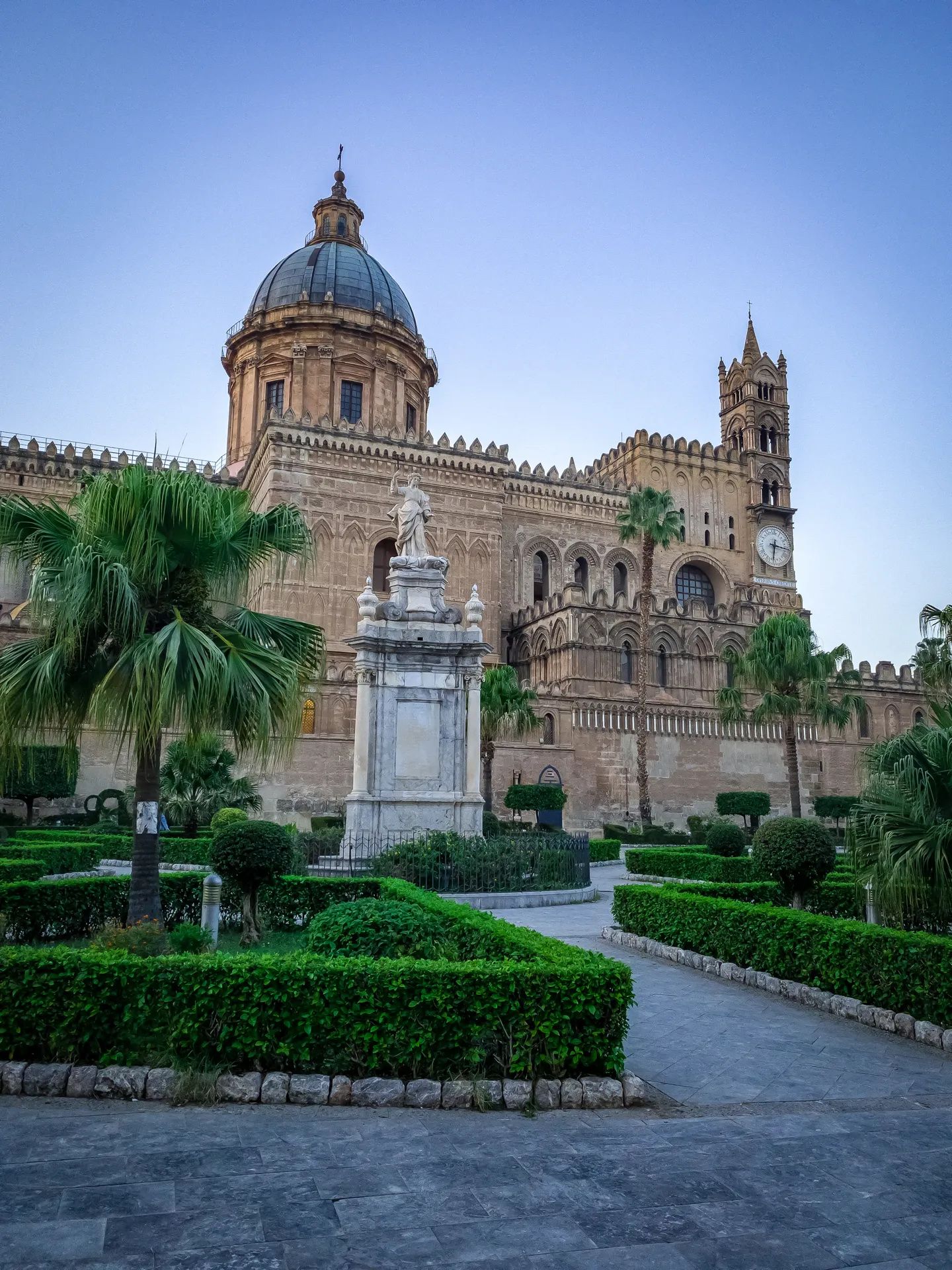1440x1920 Palermo Wallpaper