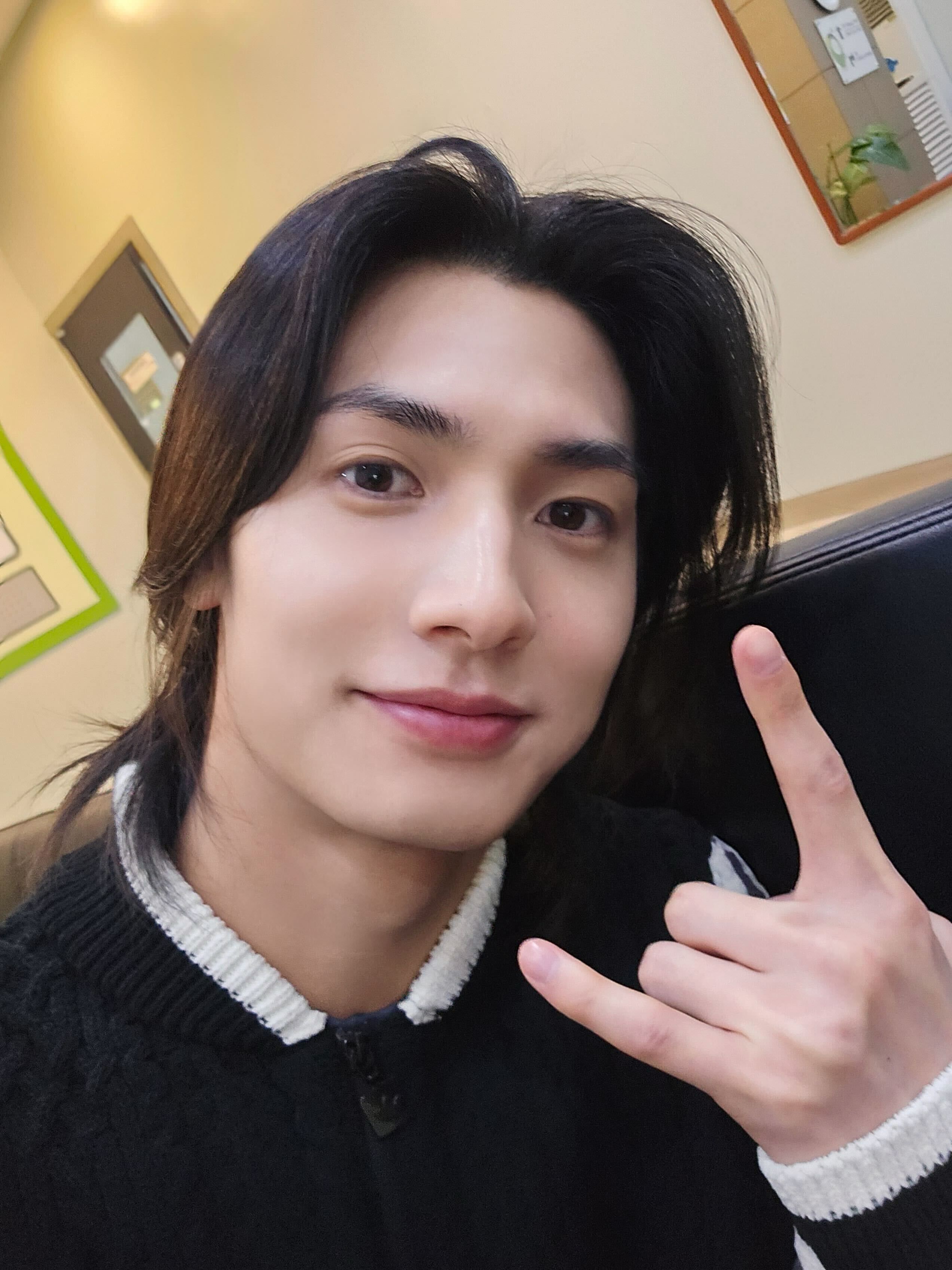 2544x3392 Jooyeon (Xdinary Heroes)