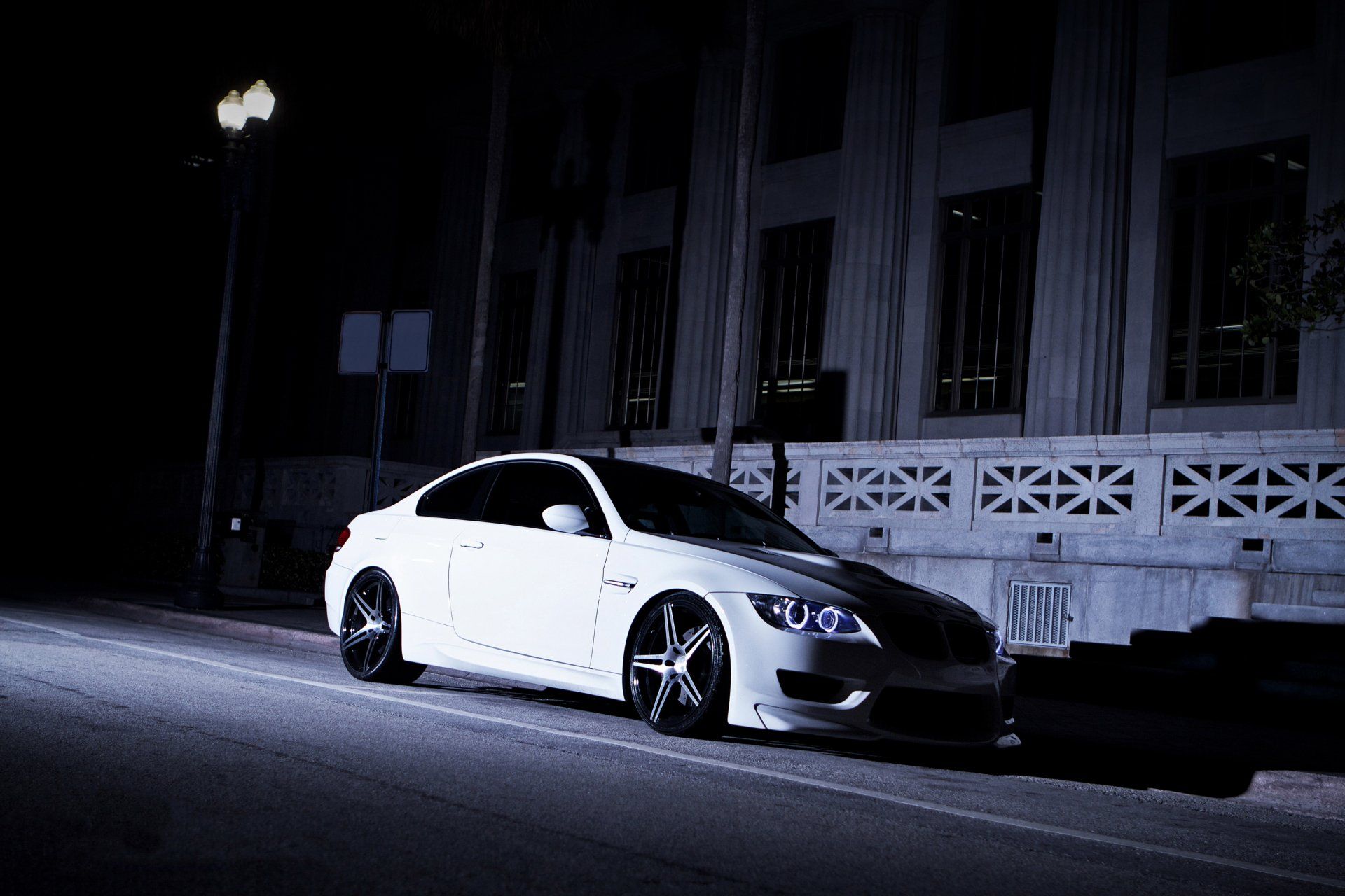 1920x1280 BMW Nightfall