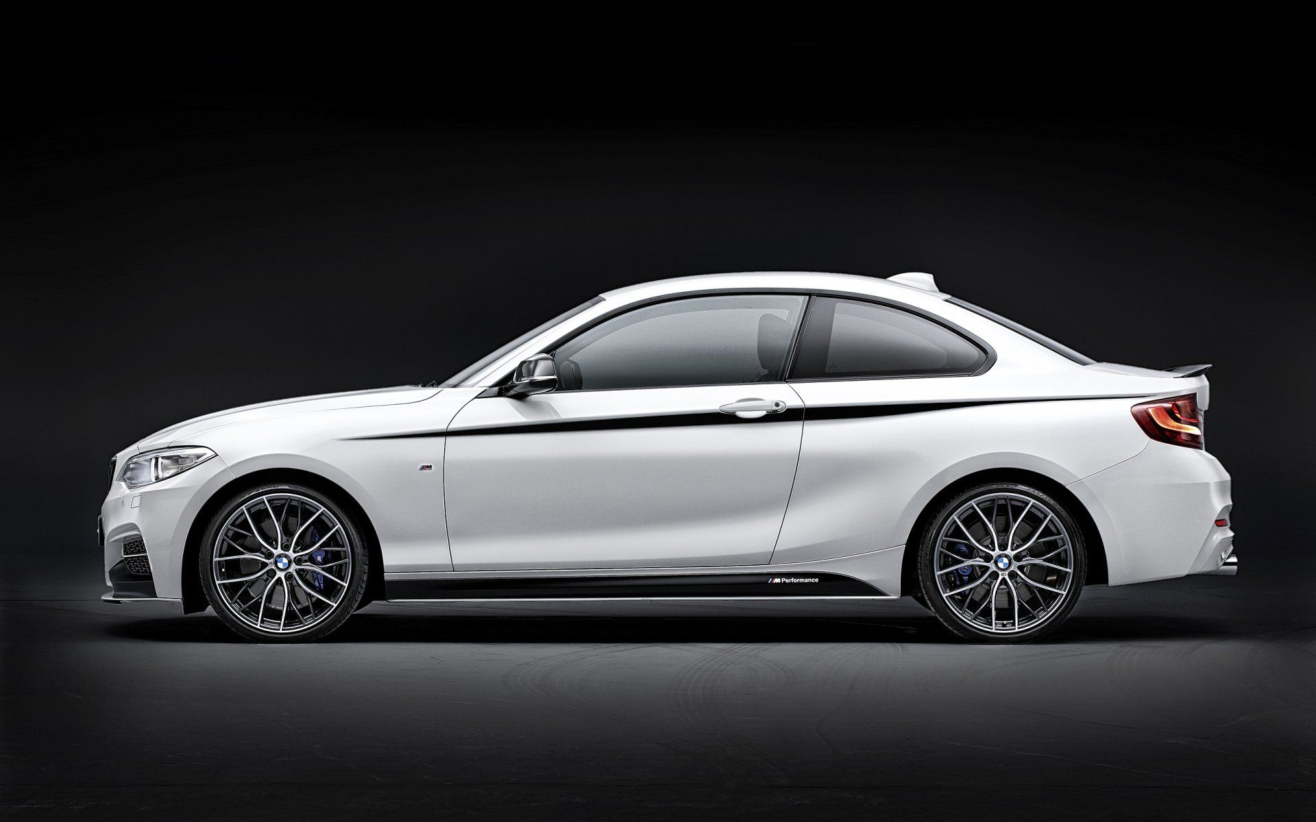 1920x1200 Sleek BMW 2 Series Coupe