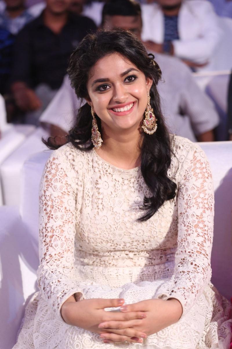 800x1200 Keerthi Suresh Navel Photo. Image .goodmorningimagess.online
