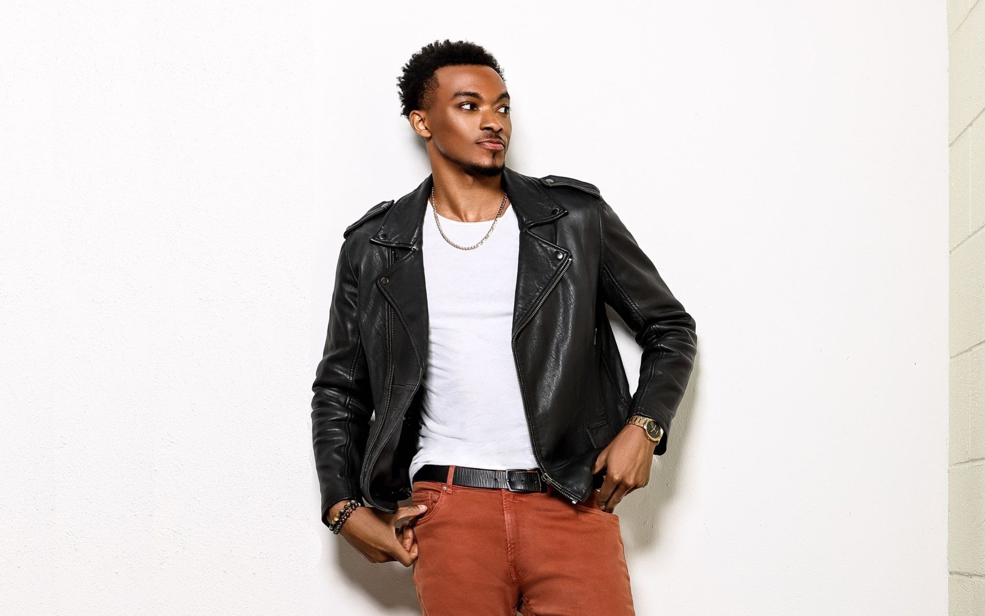 1920x1201 Stylish Man in Leather Jacket HD Wallpaperx1601