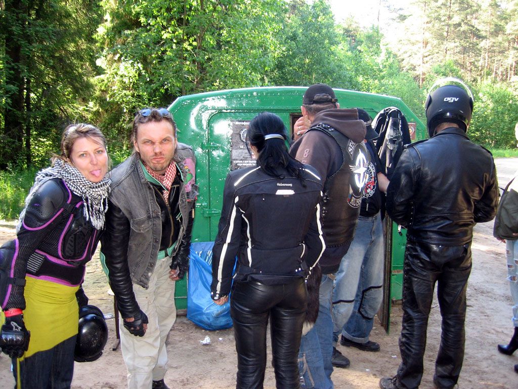 1024x768 Russian Biker Girl in Leather Pants