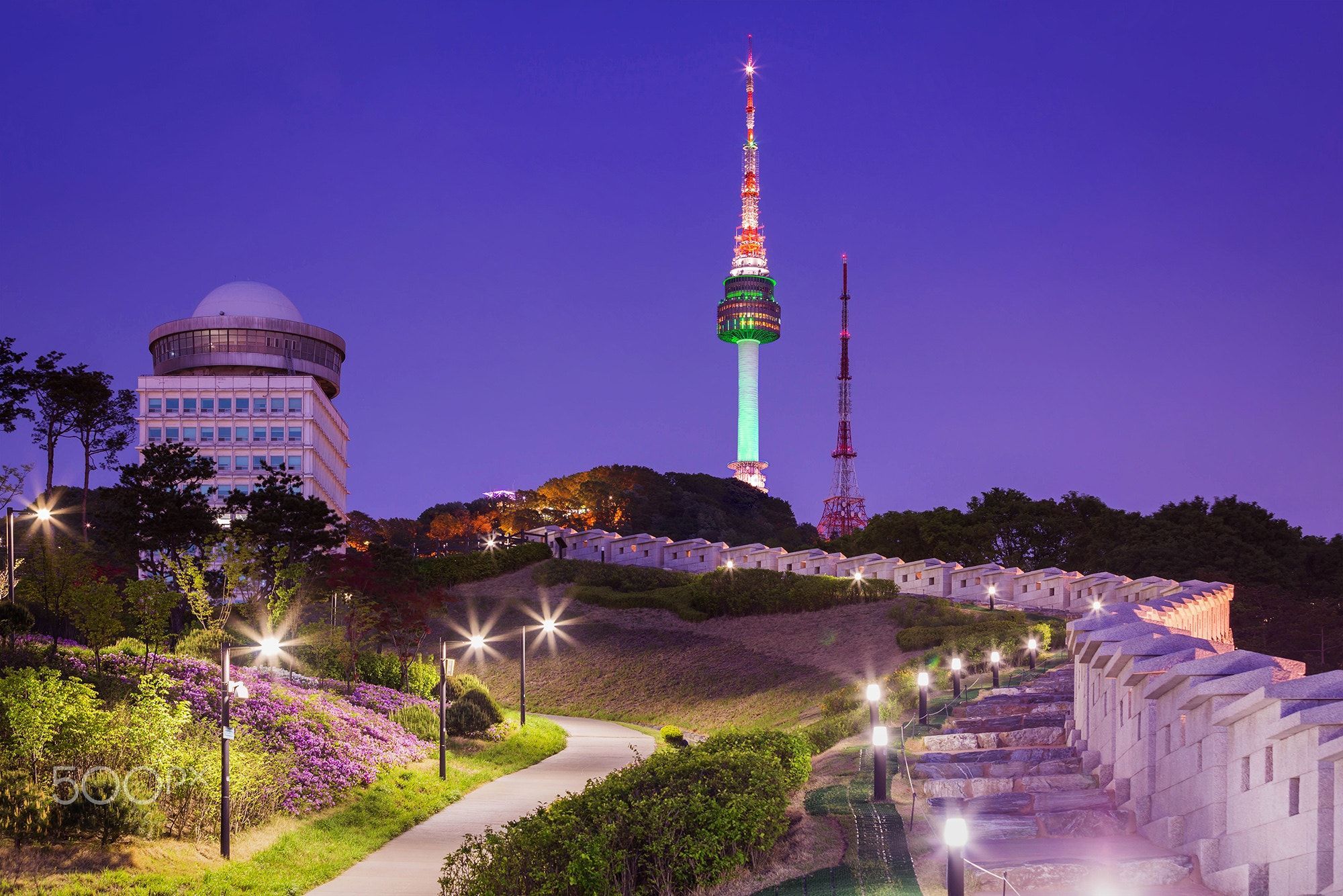 2000x1334 Seoul Tower Wallpaper