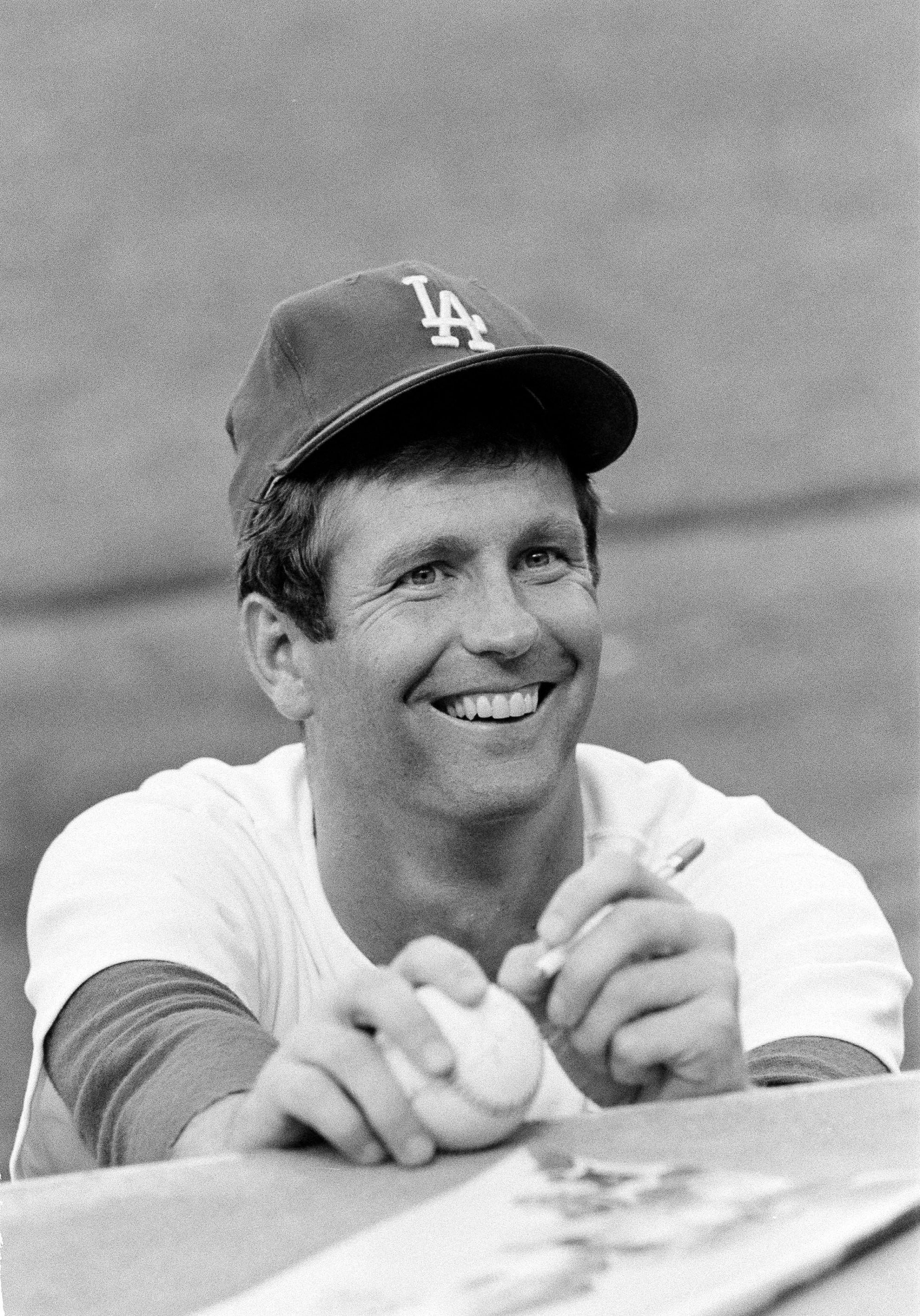 2000x2860 Tommy John, namesake for a pioneering elbow surgery that saved his career, dead at 83