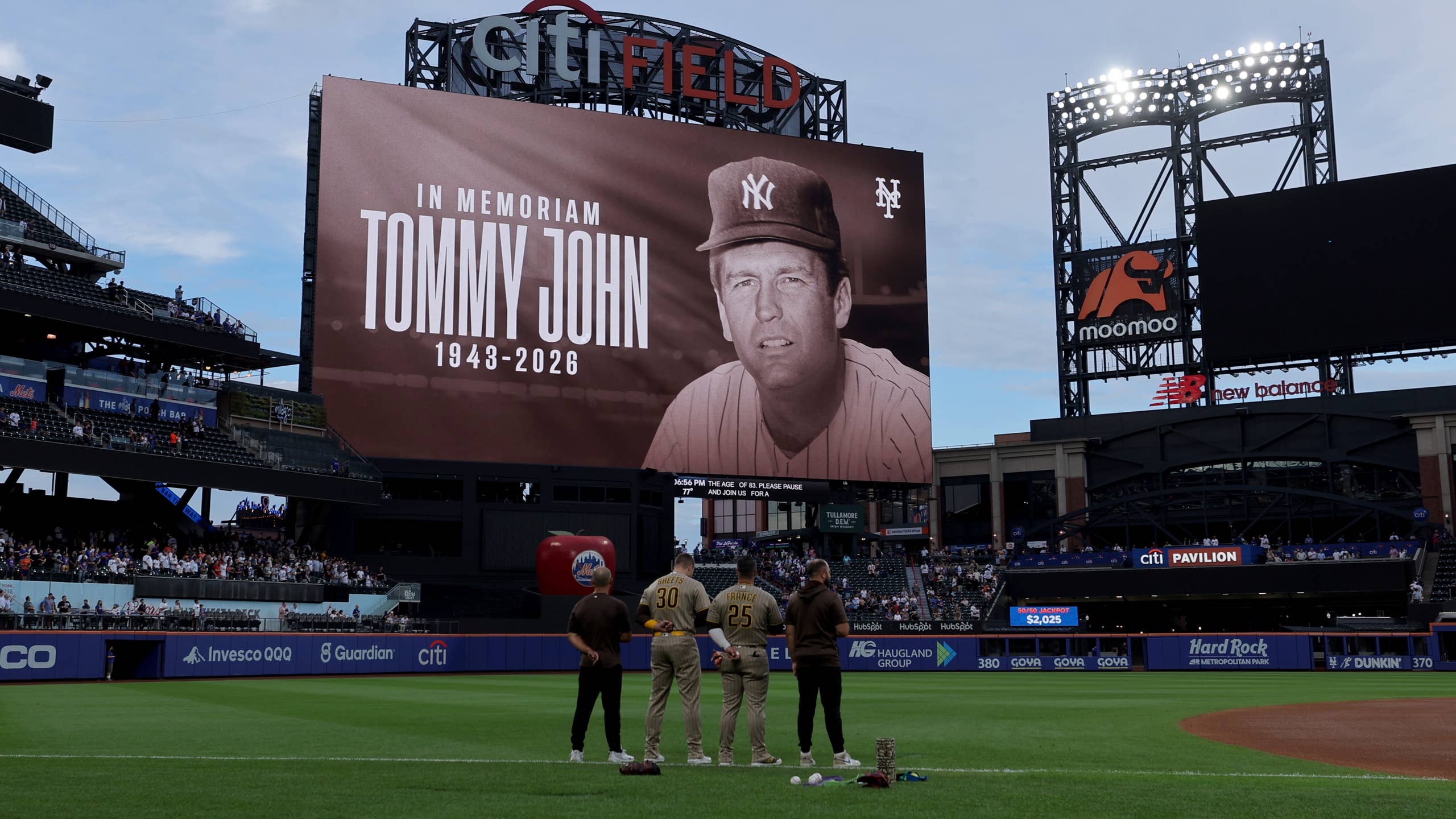 2560x1440 Tommy John Should Be In The Baseball Hall of Fame's Sports