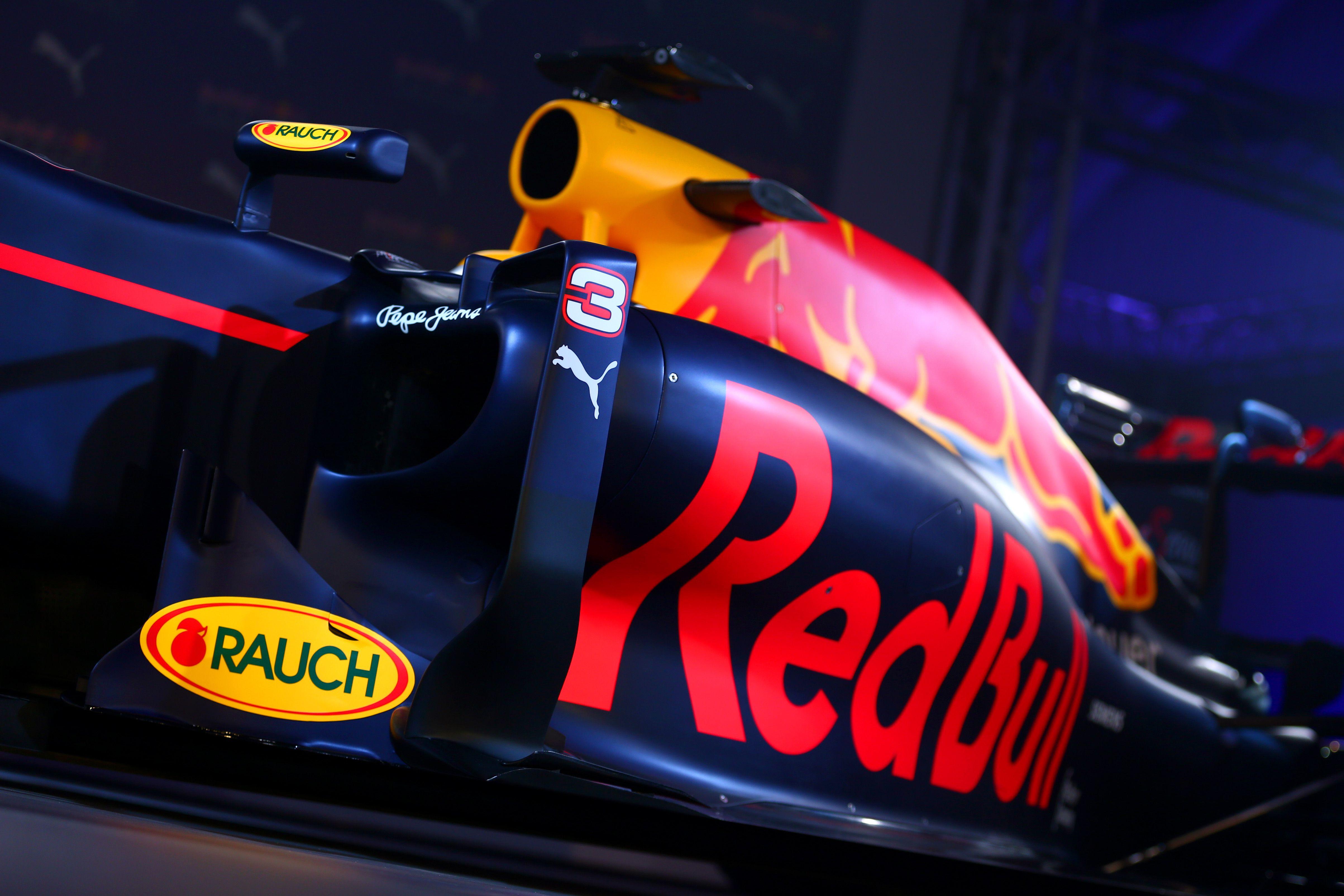 Red bull gmbh. Formula 1 Red bull Racing. Гоночные ливреи Red bull. Red bull Racing логотип. Новый ред Булл.