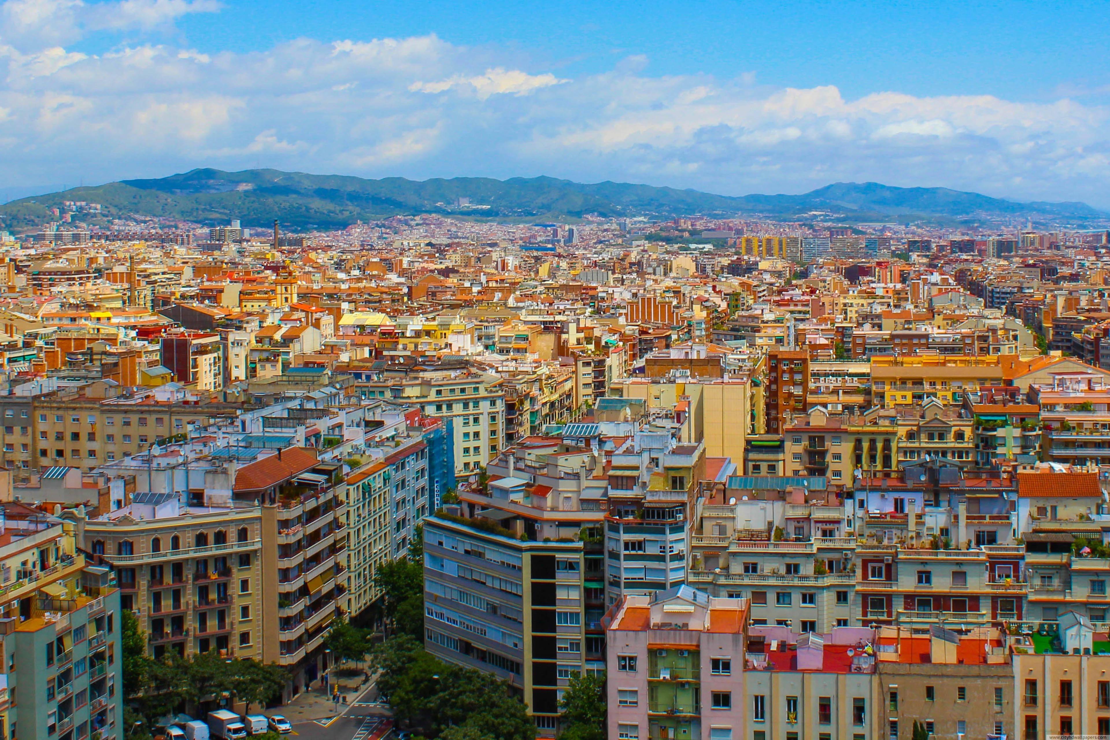 3840x2560 Barcelona City Wallpaper Sagrada Familia