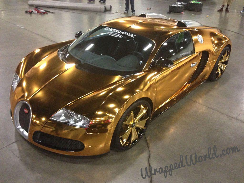 1024x768 Gold Bugatti Chiron
