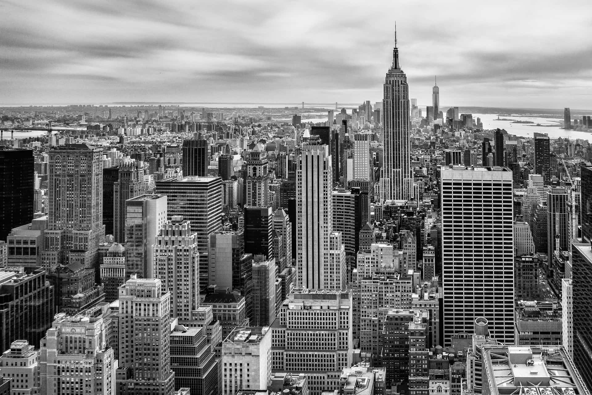 1920x1280 Black And White City Wallpaper