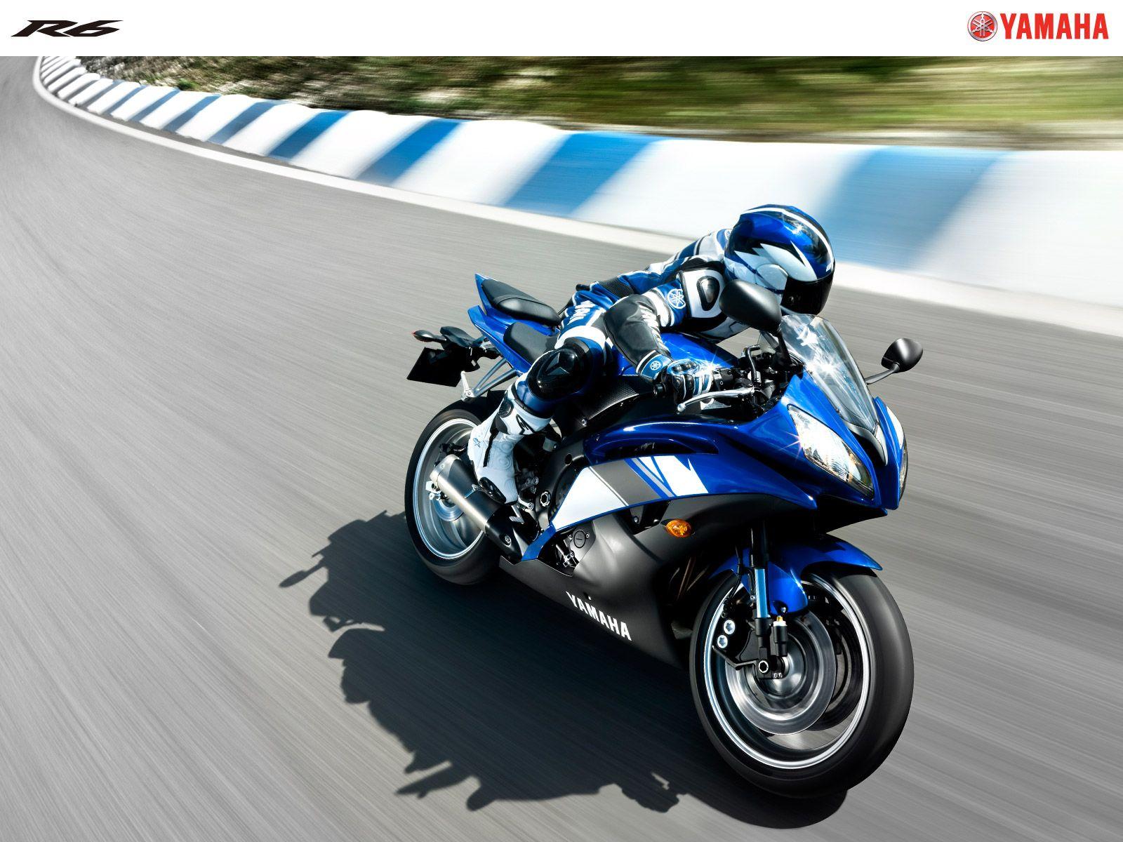 1600x1200 Yamaha YZF R6 Wallpaper