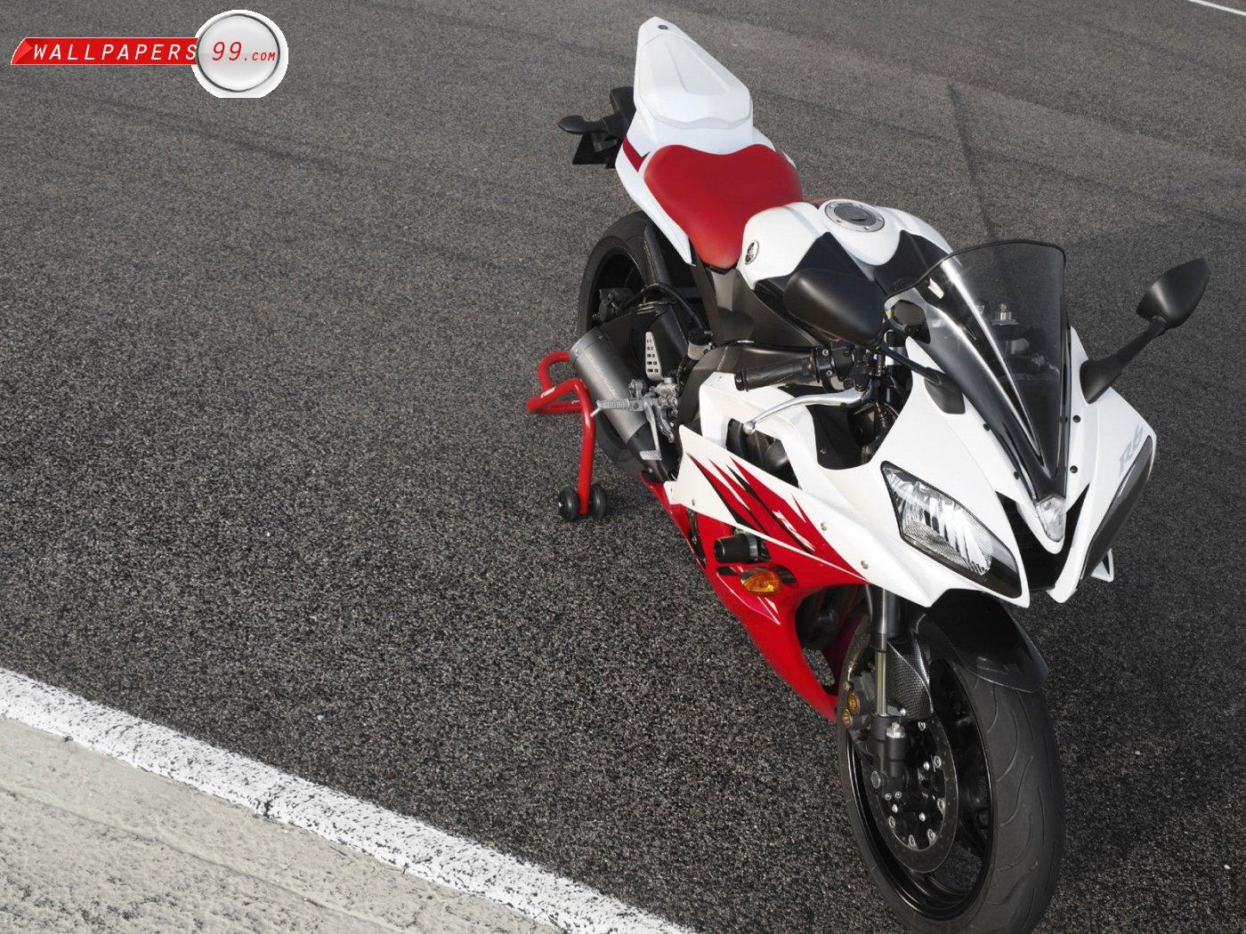 1400x1050 Yamaha R6 Wallpaper