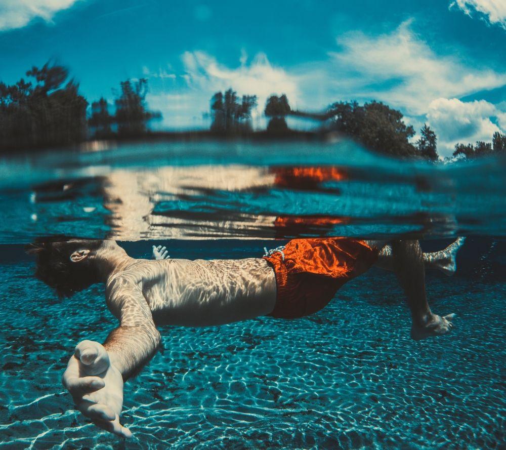 Swimming Underwater Wallpapers - Top Free Swimming Underwater