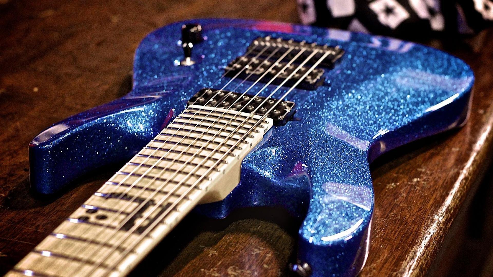 Blue guitar