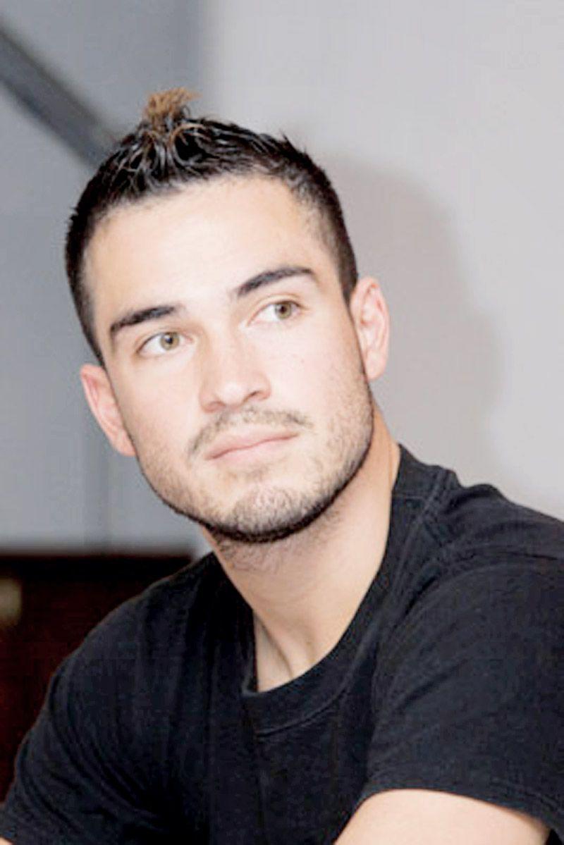 800x1199 Alfonso Herrera photo gallery high quality pics
