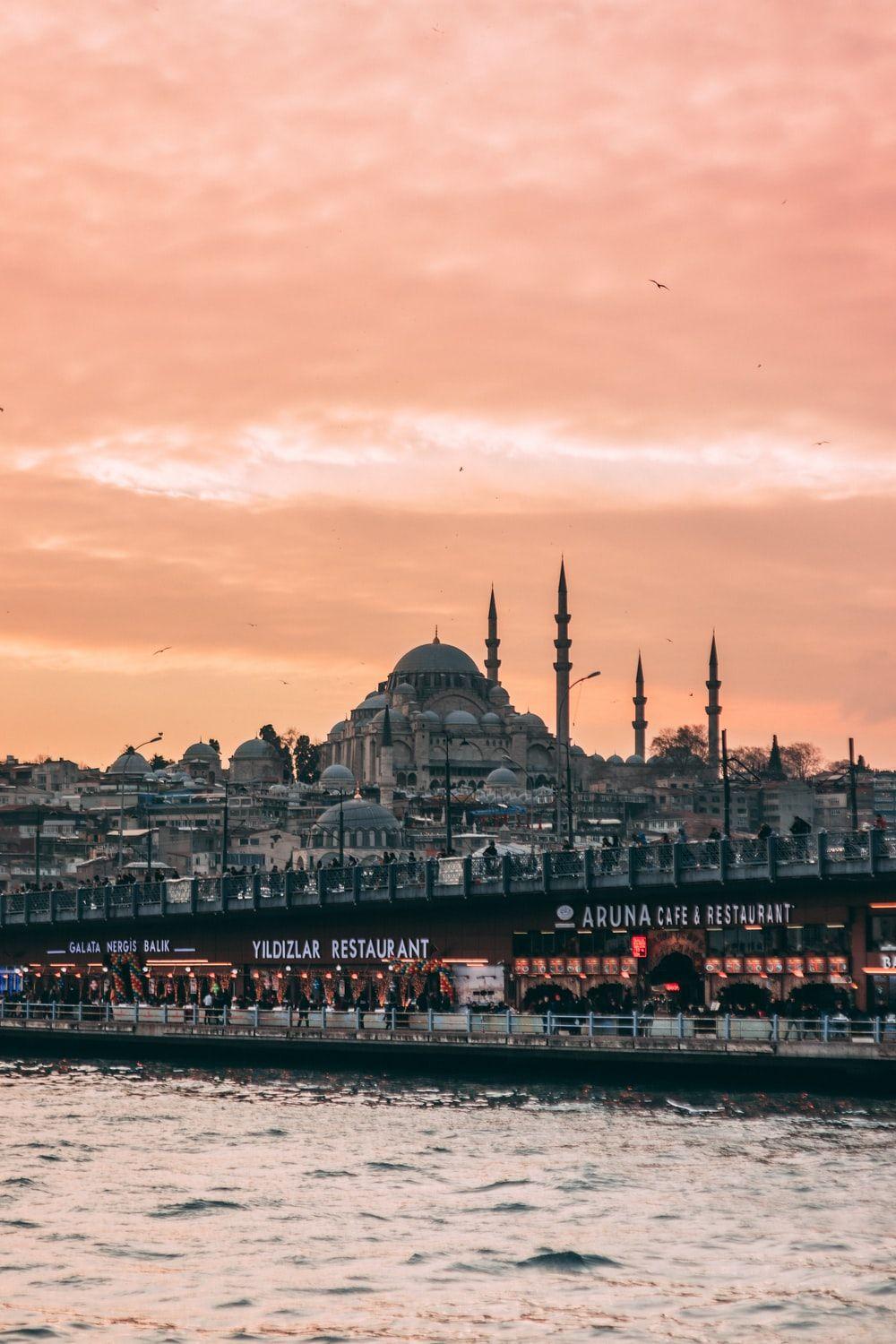 1000x1500 Stunning Istanbul Picture [Scenic Travel Photo]. Download Free Image