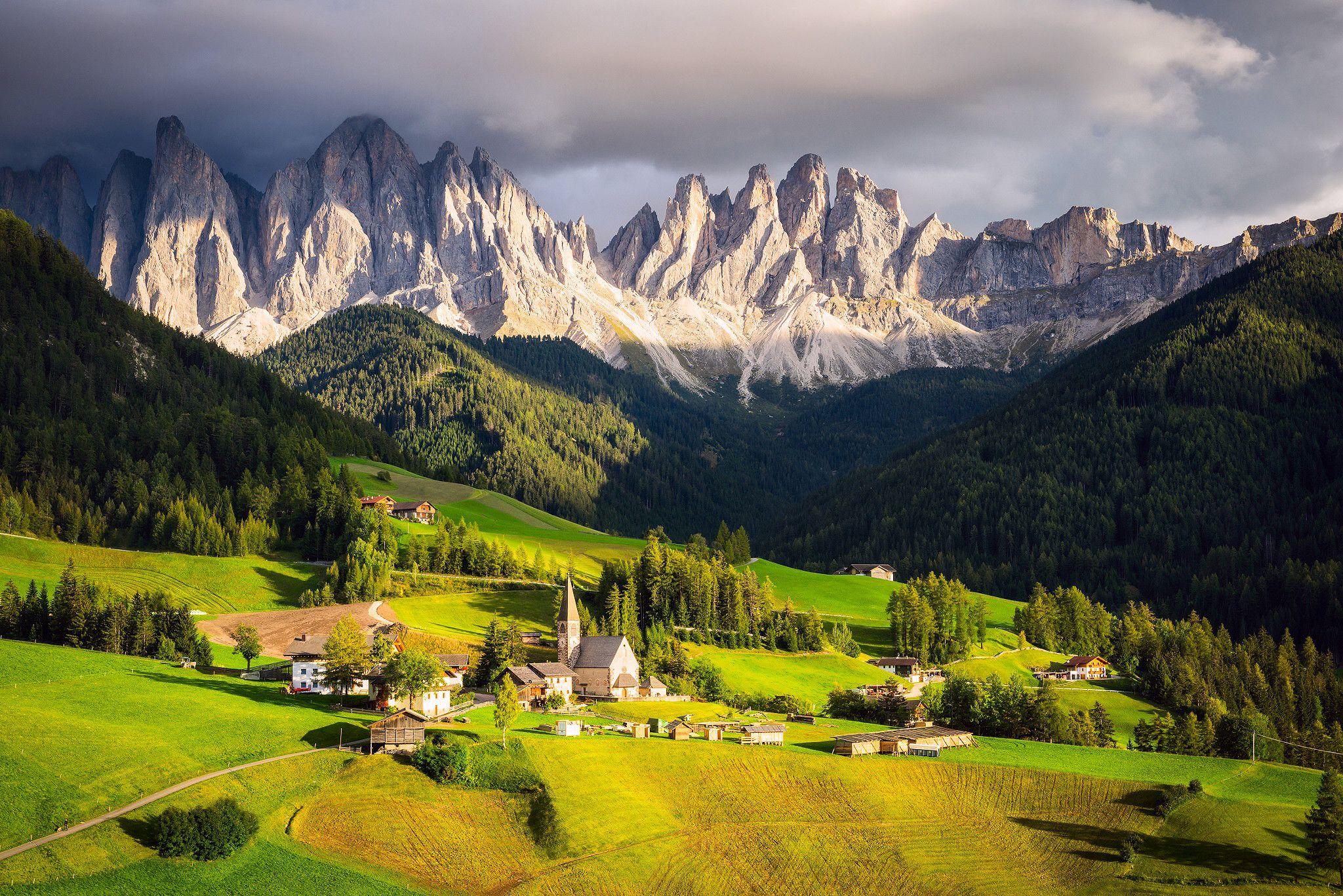 2048x1367 Countryside Wallpaper