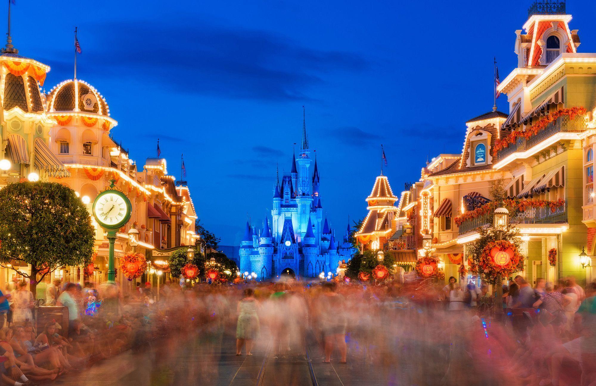 2000x1297 Disney World Halloween Wallpaper