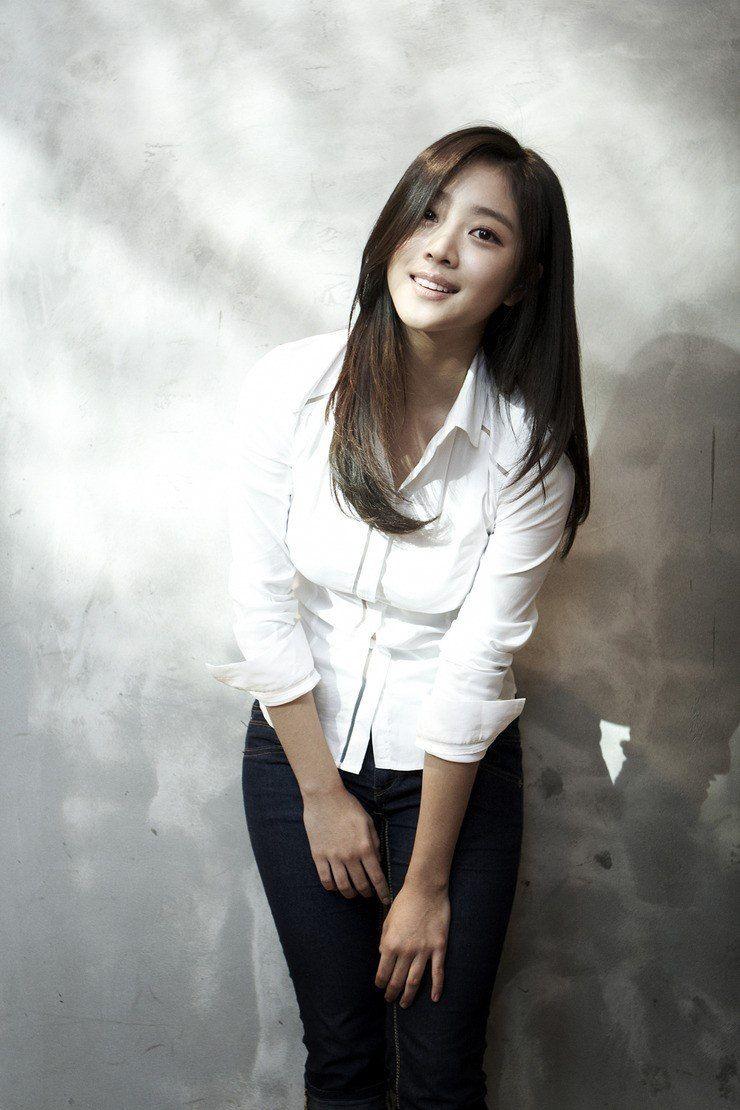 740x1110 Koreans are going crazy over this actress's natural beauty