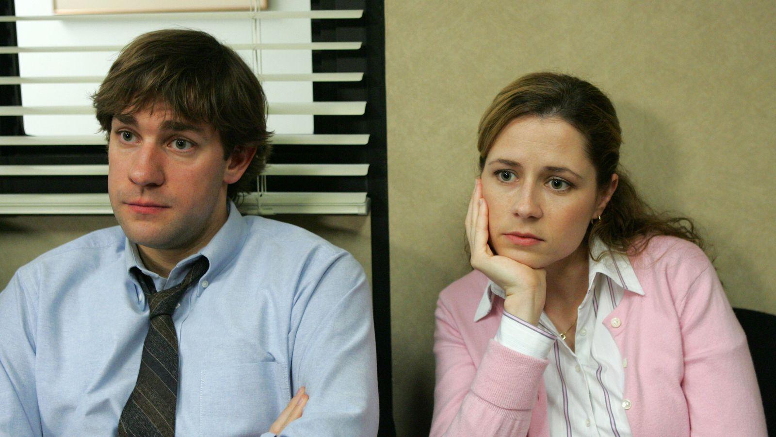 1600x900 The Office' lovers Jenna Fischer and John Krasinski are foes in Stanley Cup Final