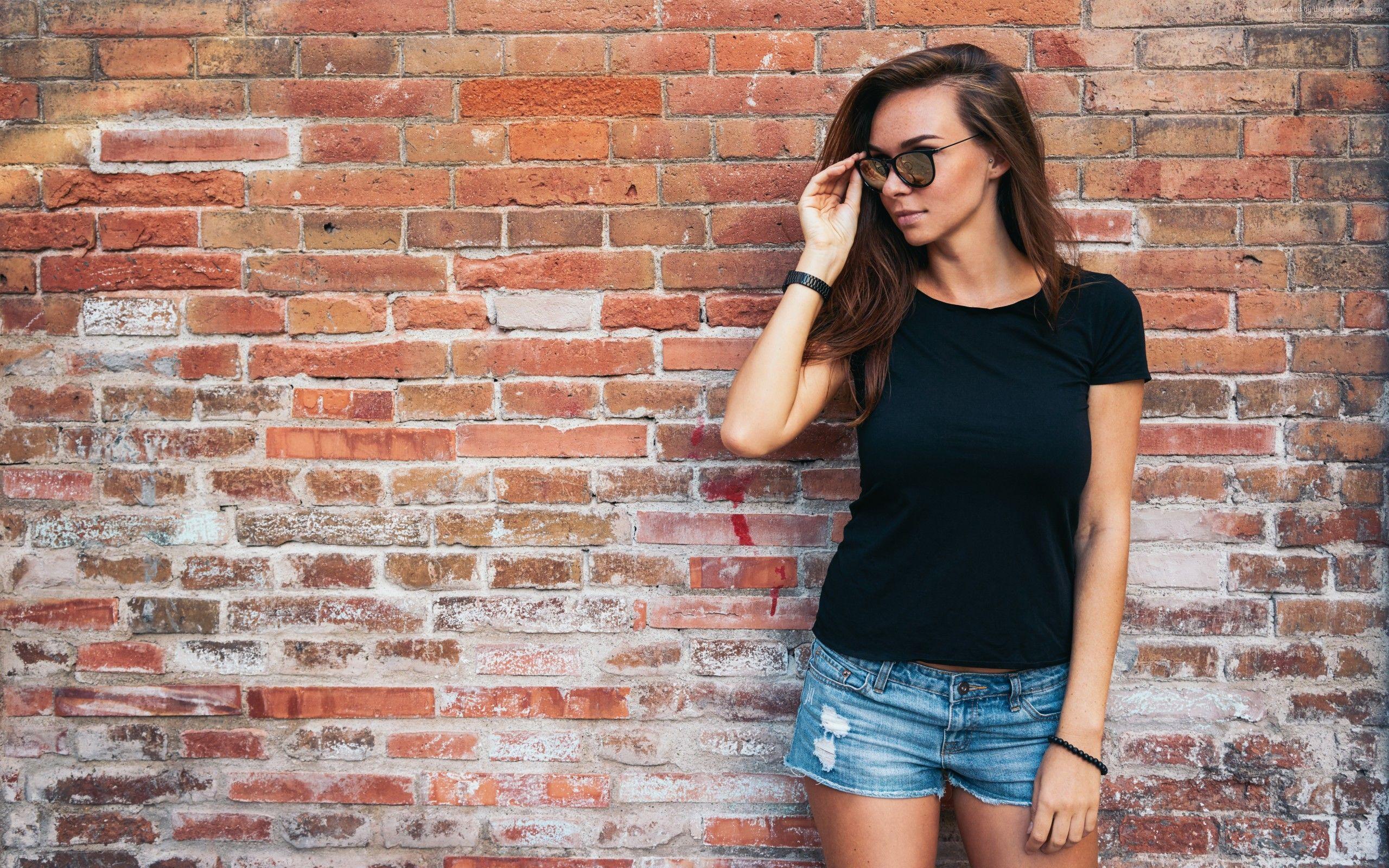 2560x1600 Wallpaper: Girl, Hot, Glasses