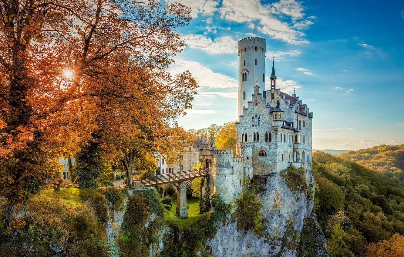 1332x850 Fairytale Castle Wallpaper